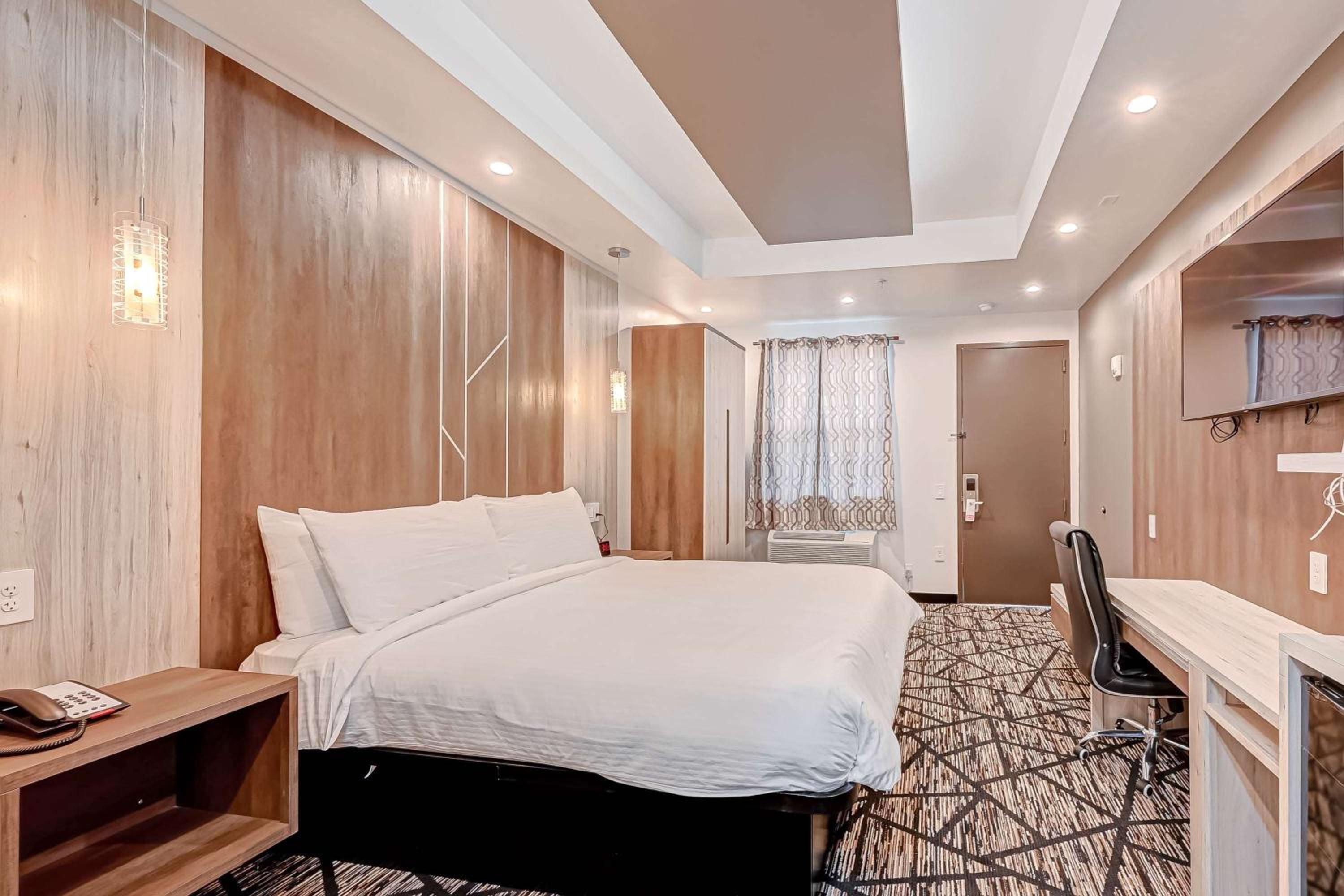 King Room - Non-Smoking
