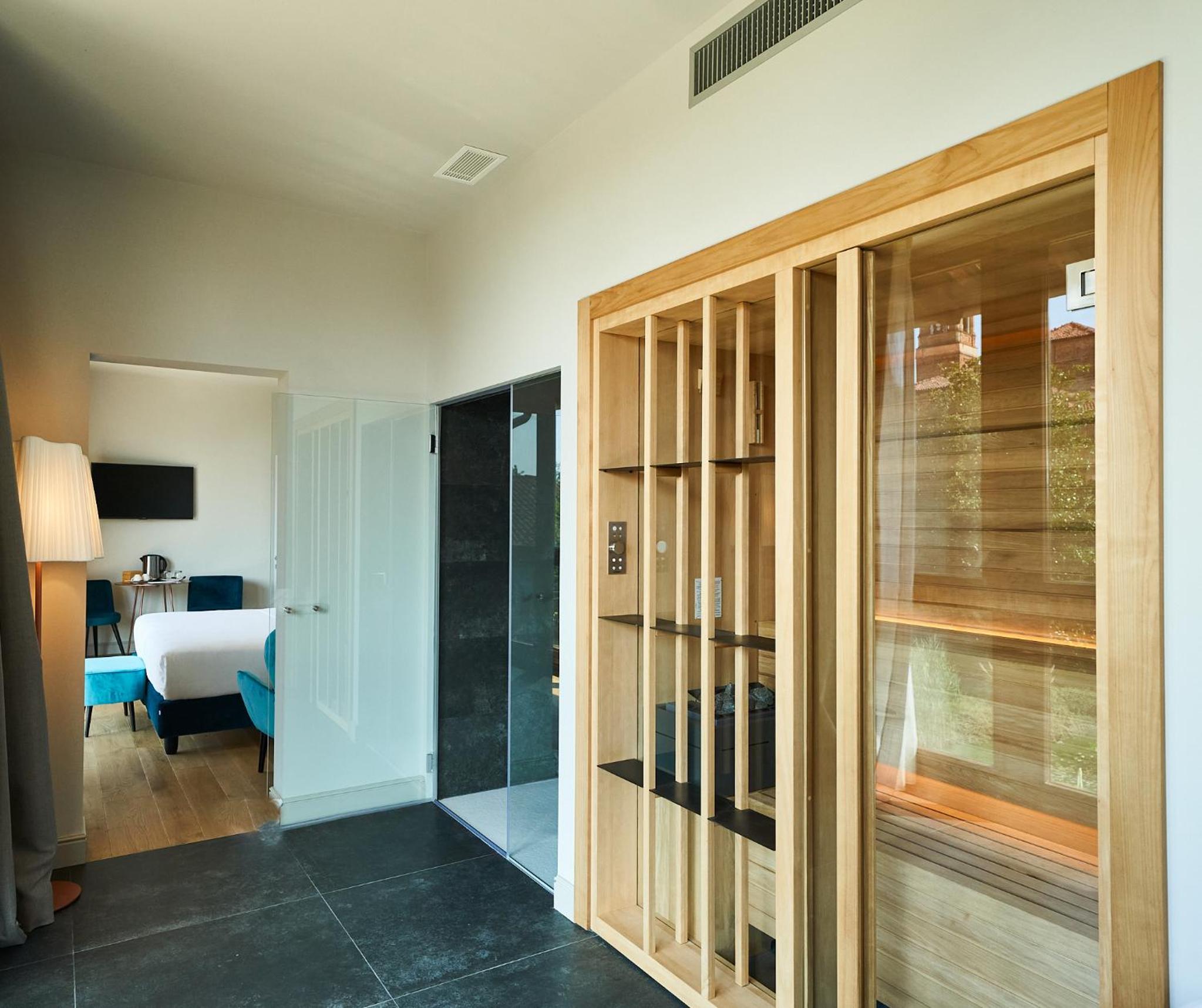 Suite with Sauna photo 2