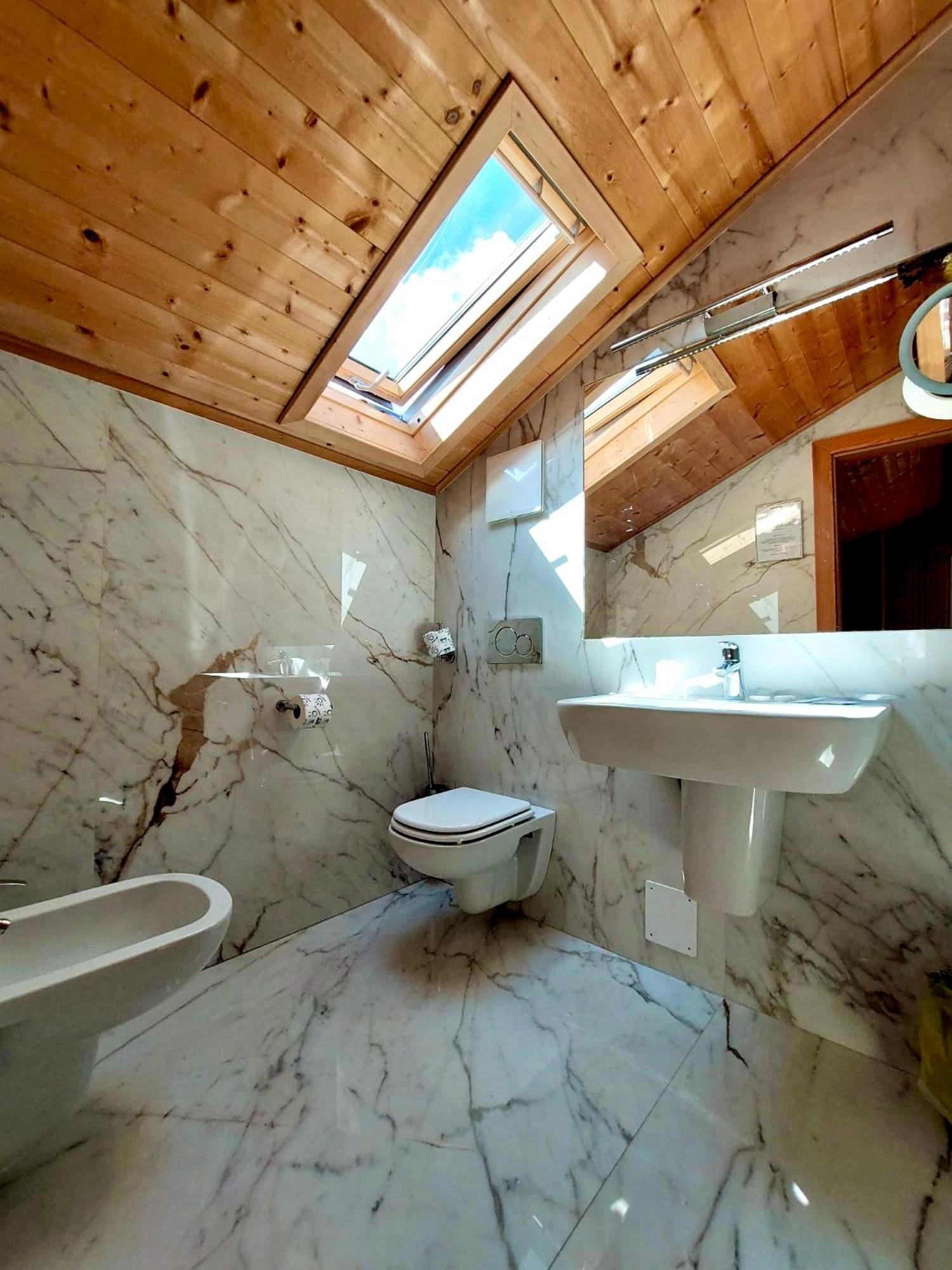 King Room with Mountain View photo 3