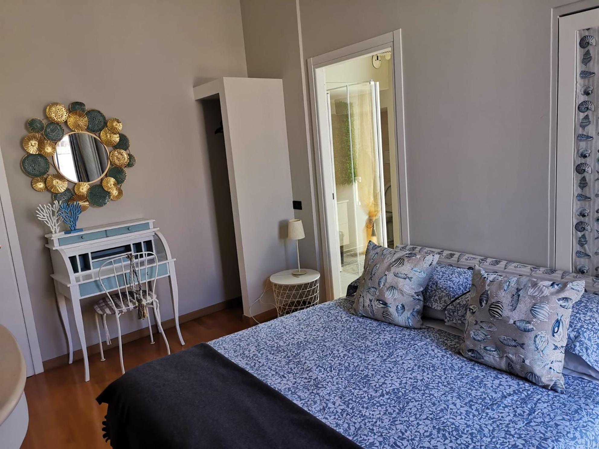 Deluxe Double Room with Balcony photo 2