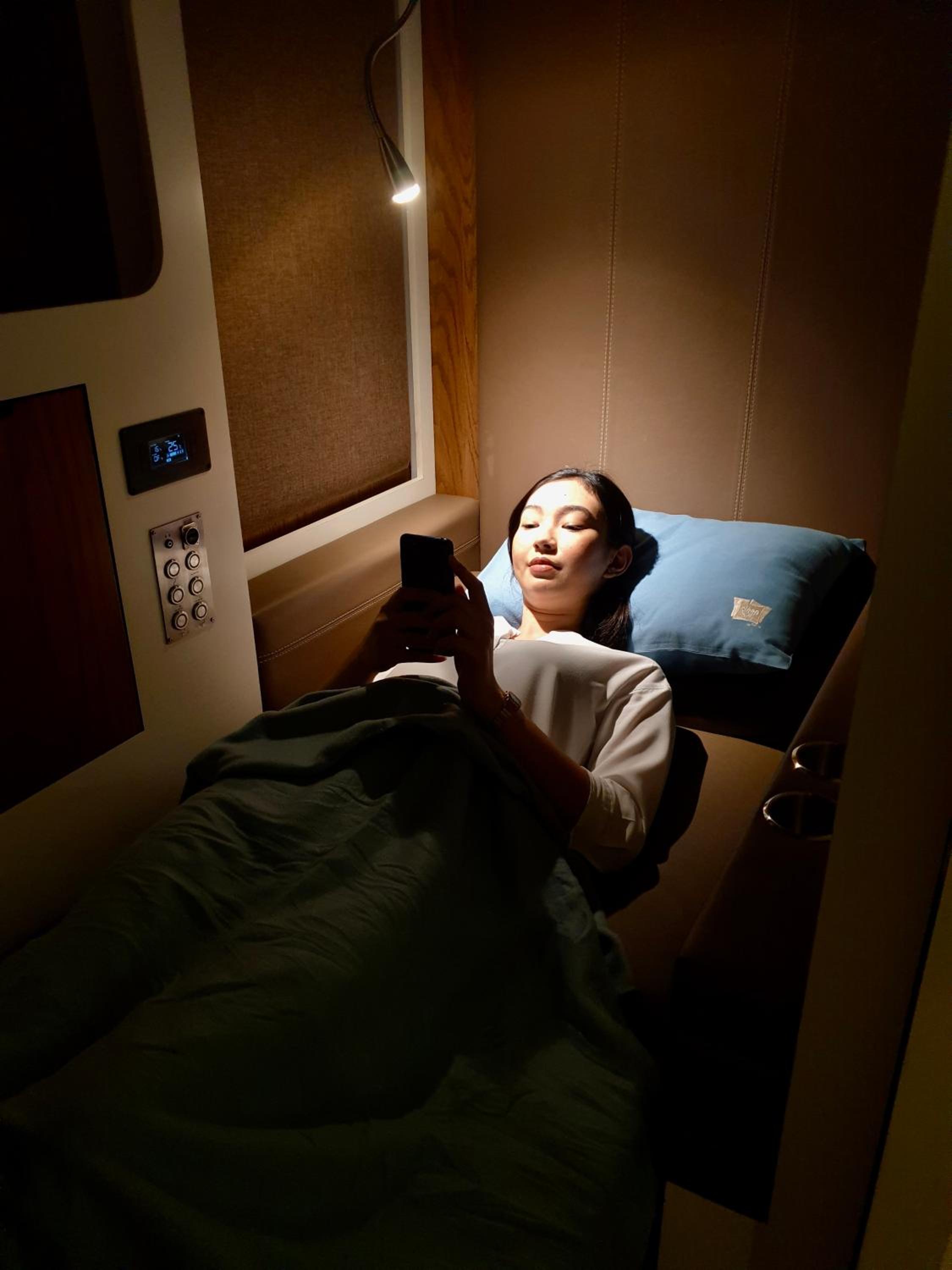 Single FlexiSuite Pod - 10 Hour Day Stay from 13:00-23:00 hrs (1pm-11pm) photo 3