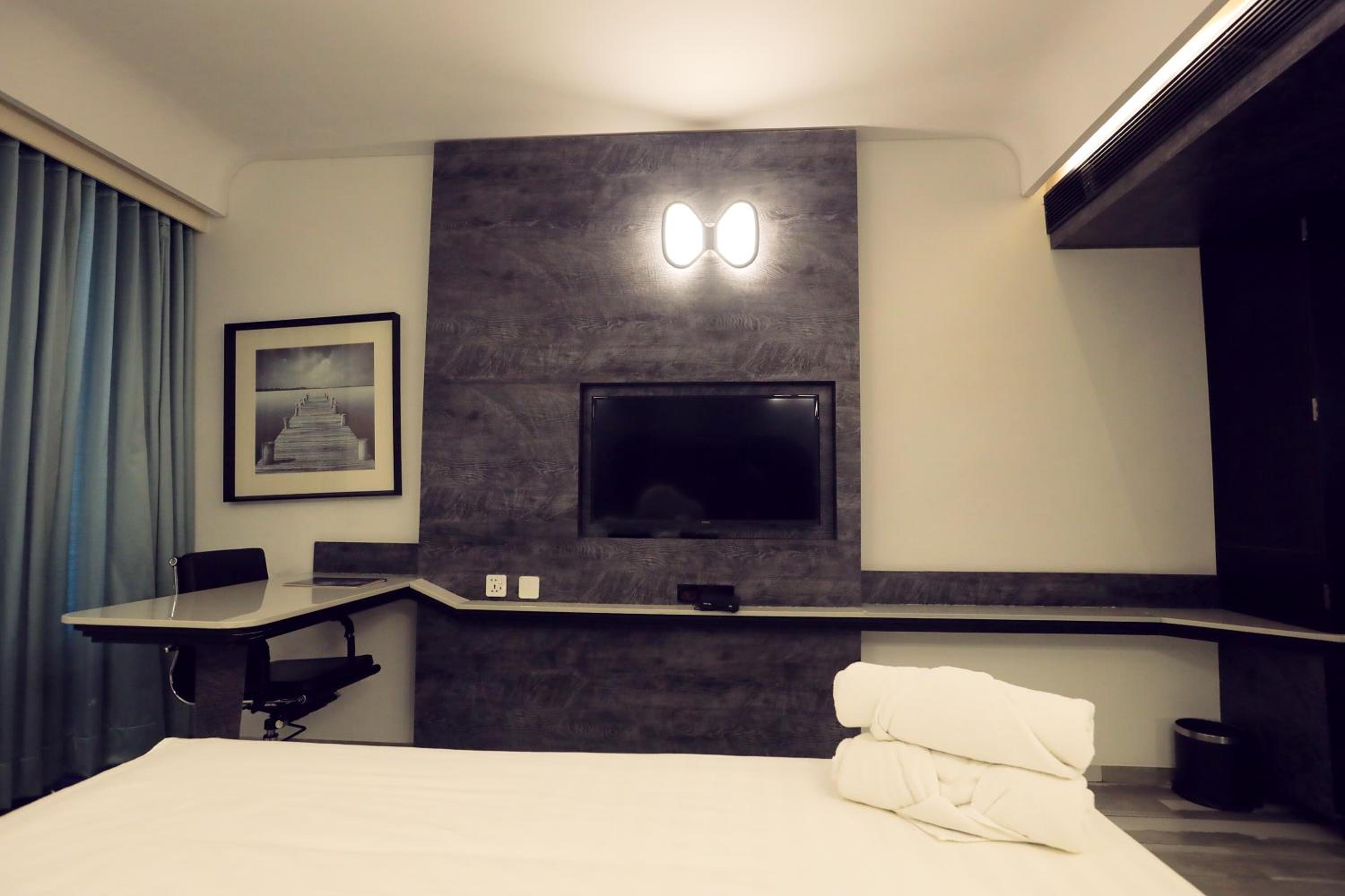 Deluxe Room - Photo 4