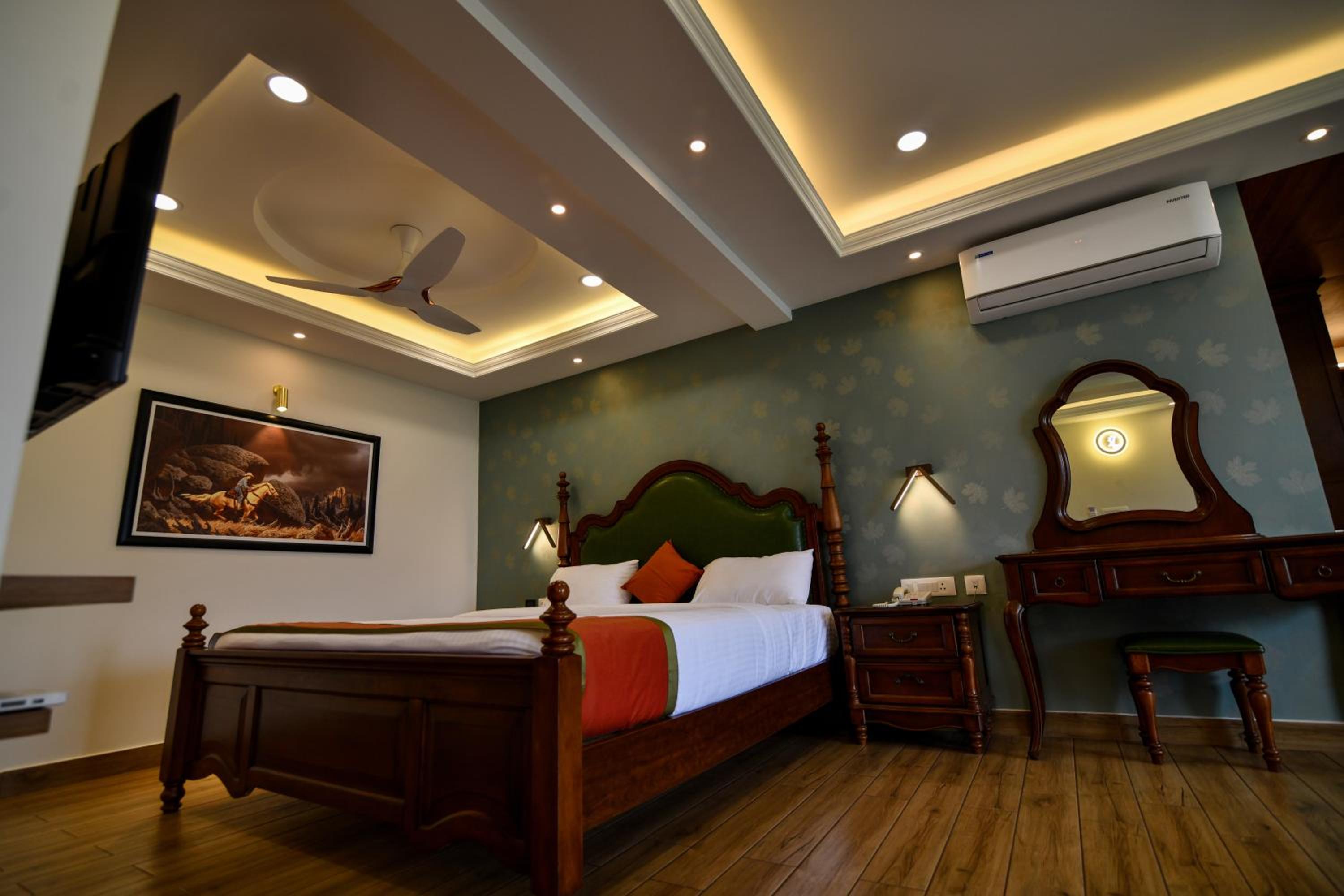 Suite with Balcony - Photo 11