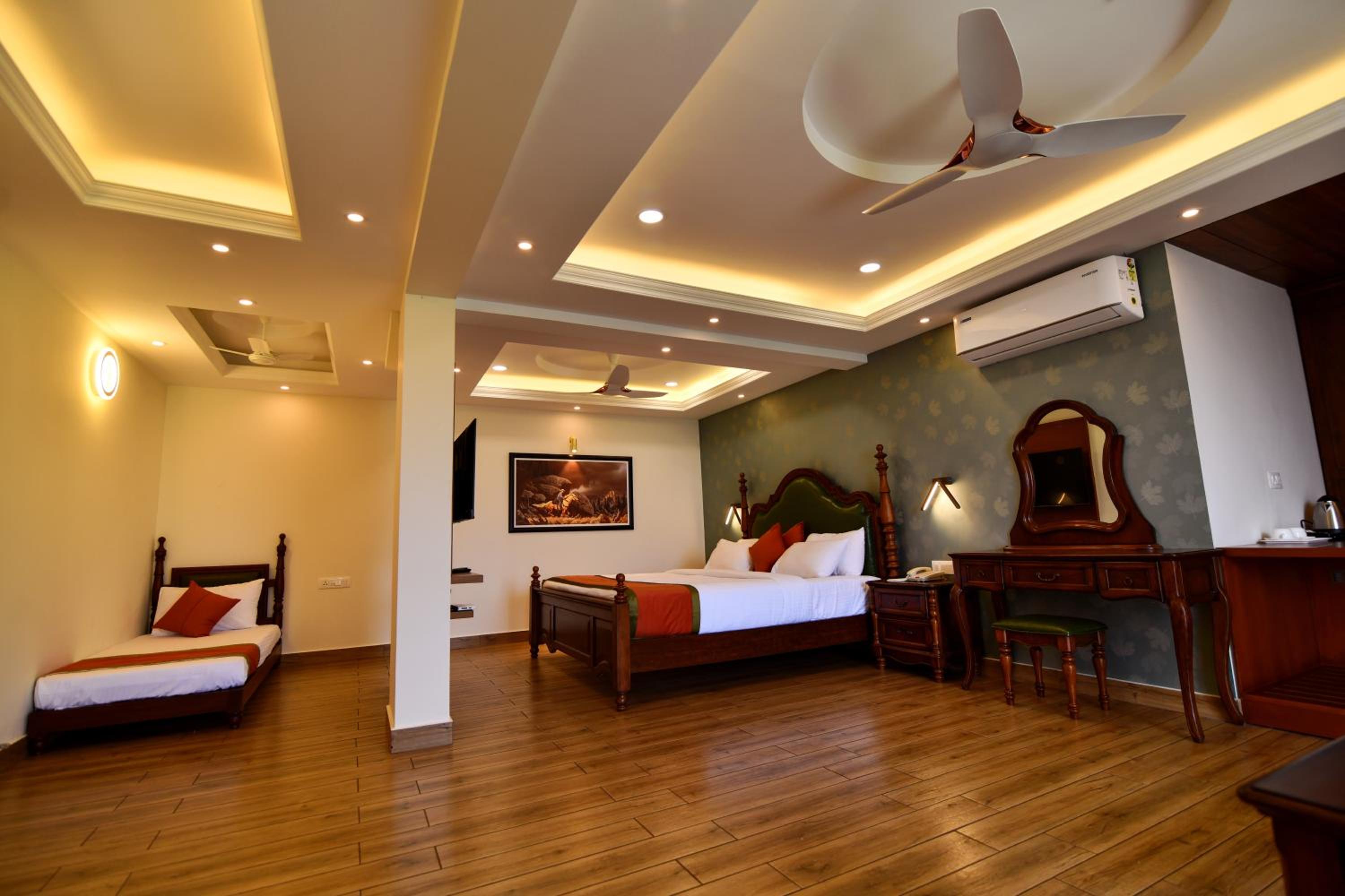 Suite with Balcony - Photo 10