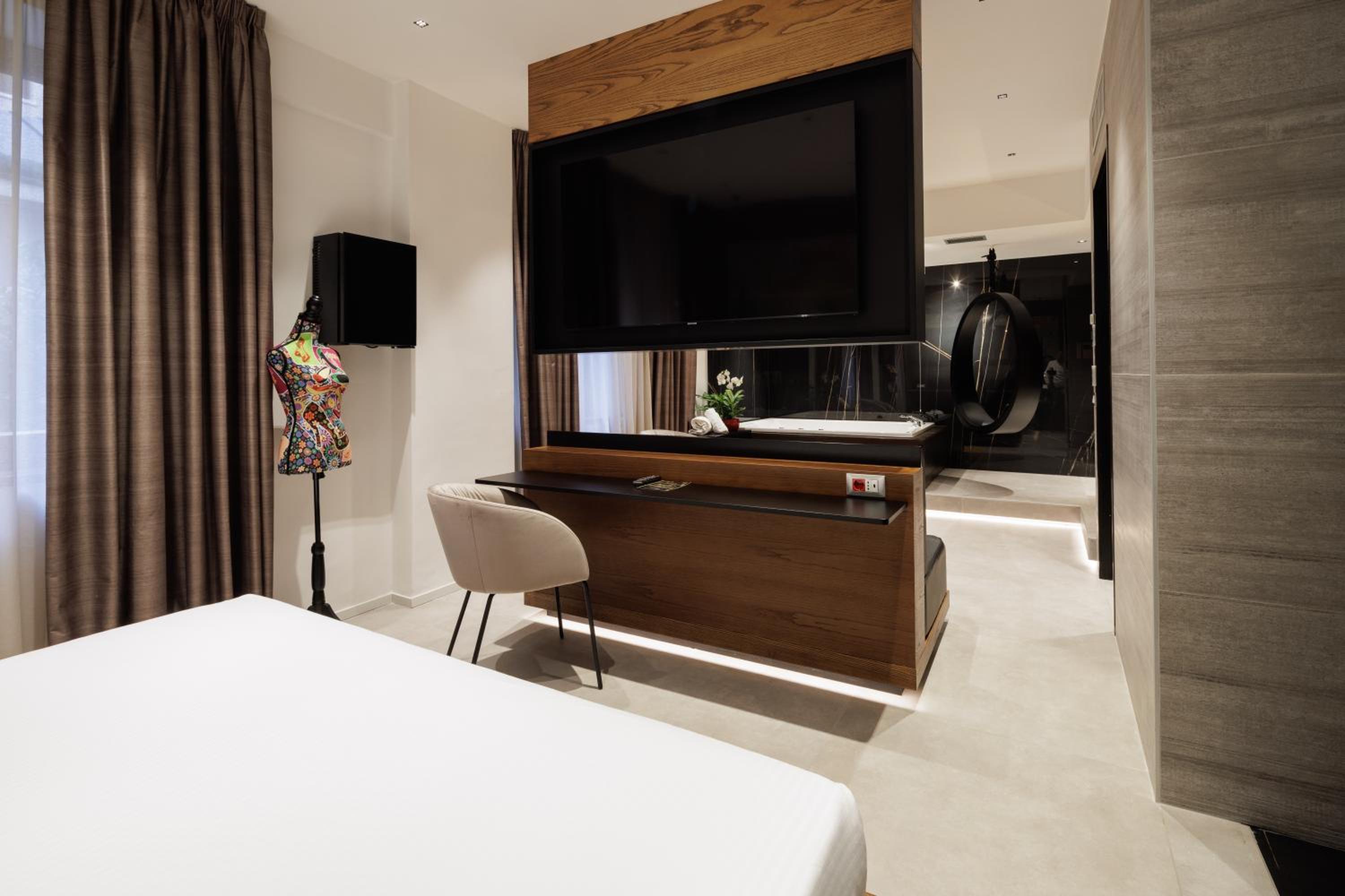 Suite thumbnail 6