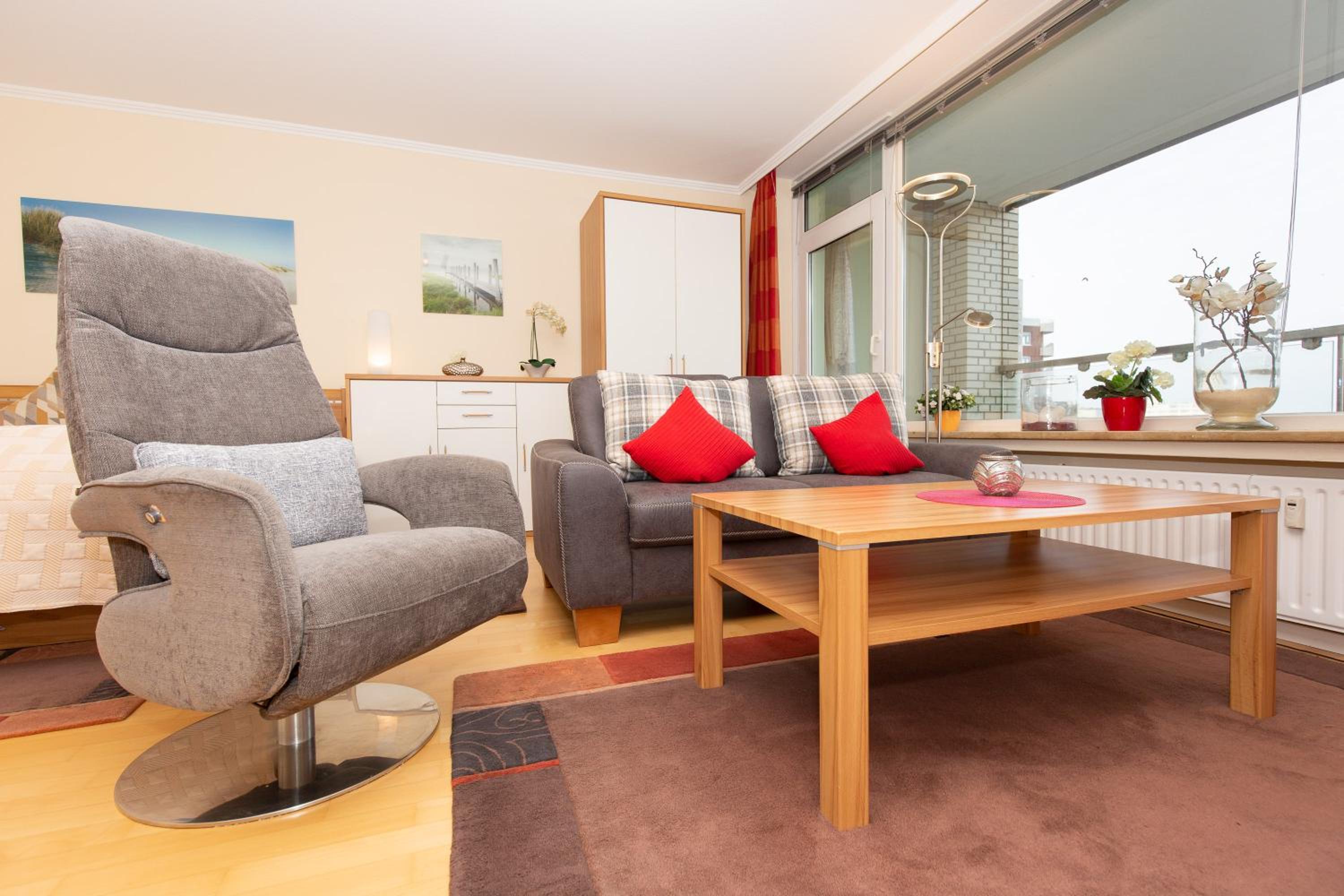 Apartment with Balcony photo 1