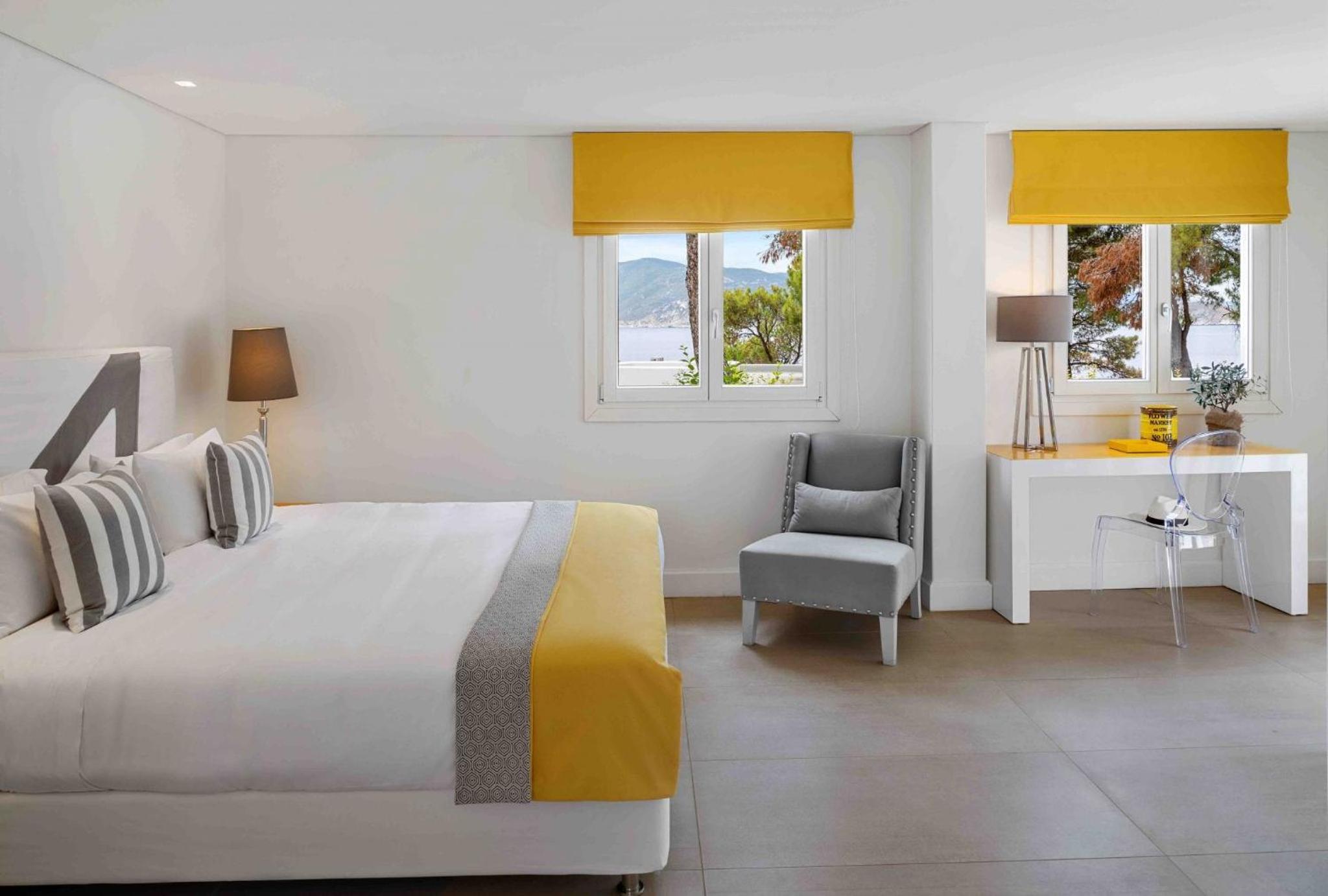 Deluxe Suite with Sea View