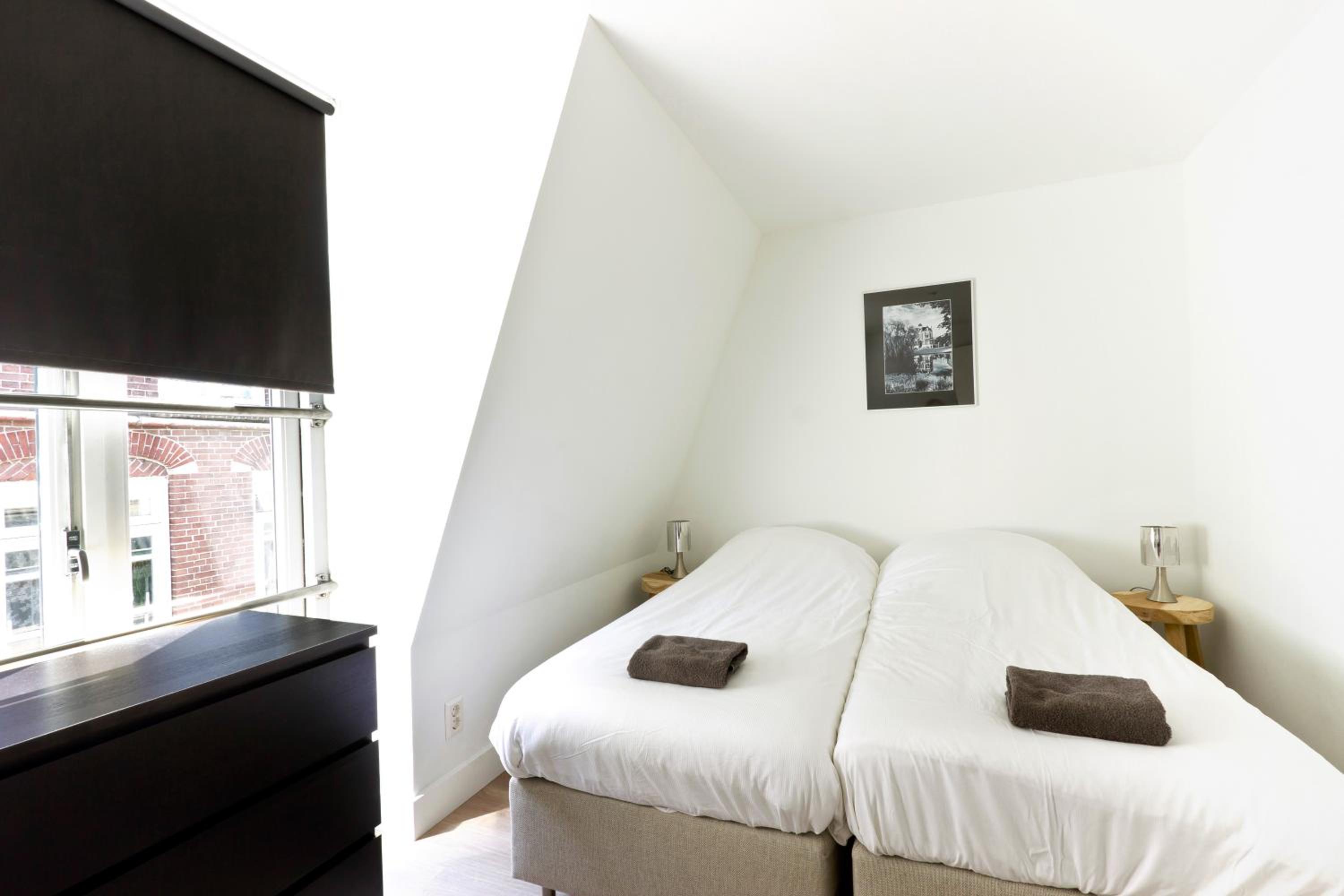 Apartment with Terrace - Photo 8