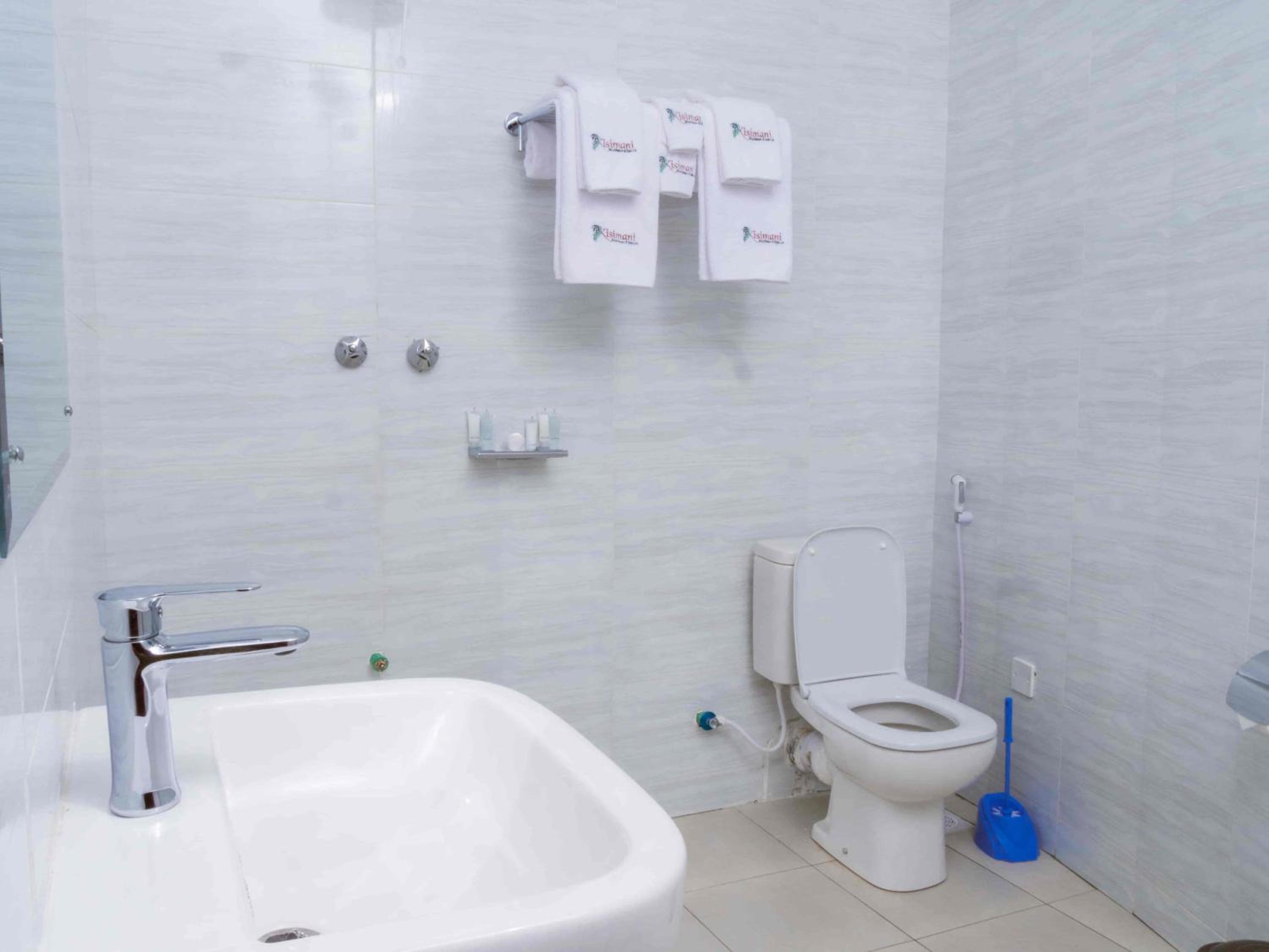Twin Room - Photo 2