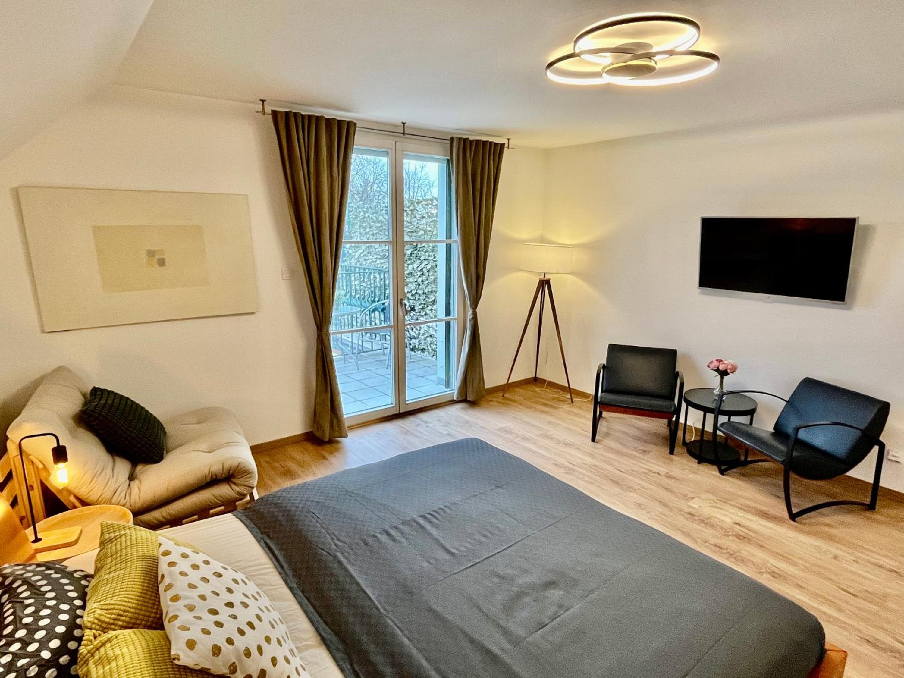 Deluxe Double Room with Balcony photo 3