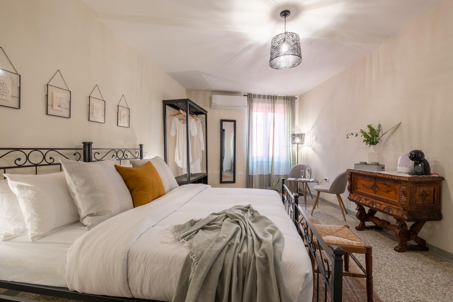 Large Double or Twin Room photo 1