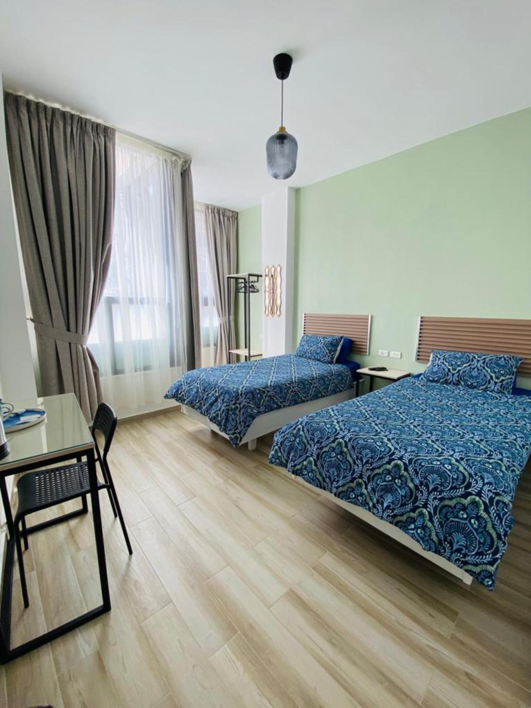Twin Room with Private Bathroom - Photo 1