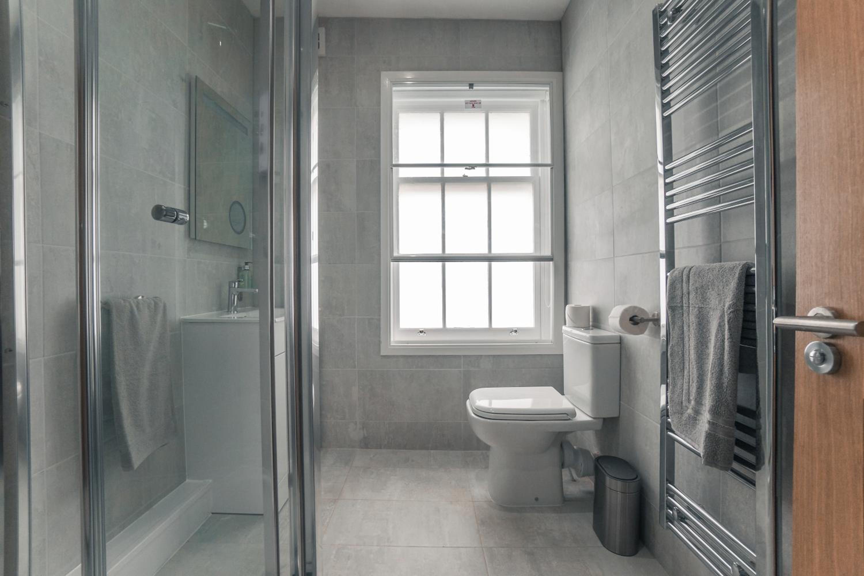 One-Bedroom Apartment - Photo 6