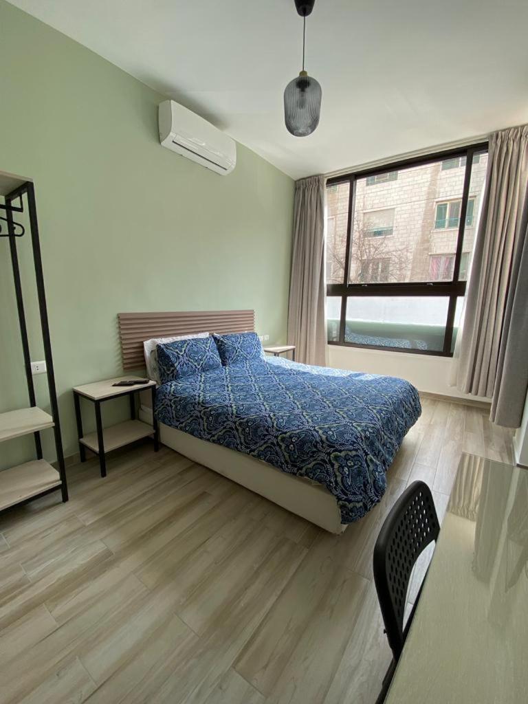 Double Room with Private Bathroom - Photo 2