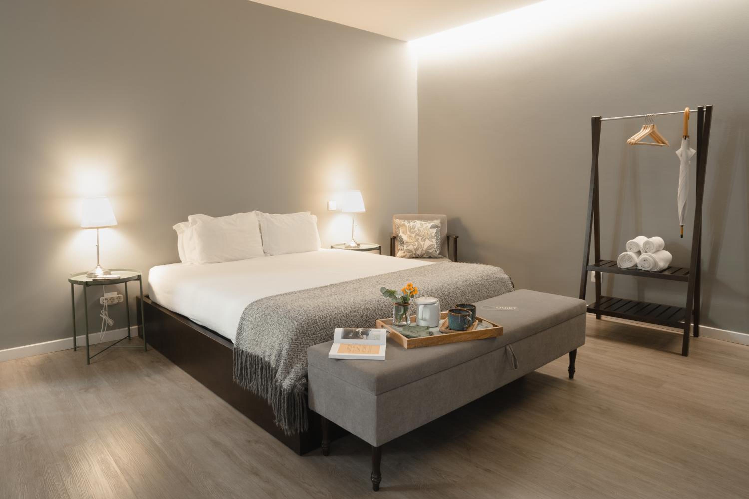 Standard Suite - Photo 13