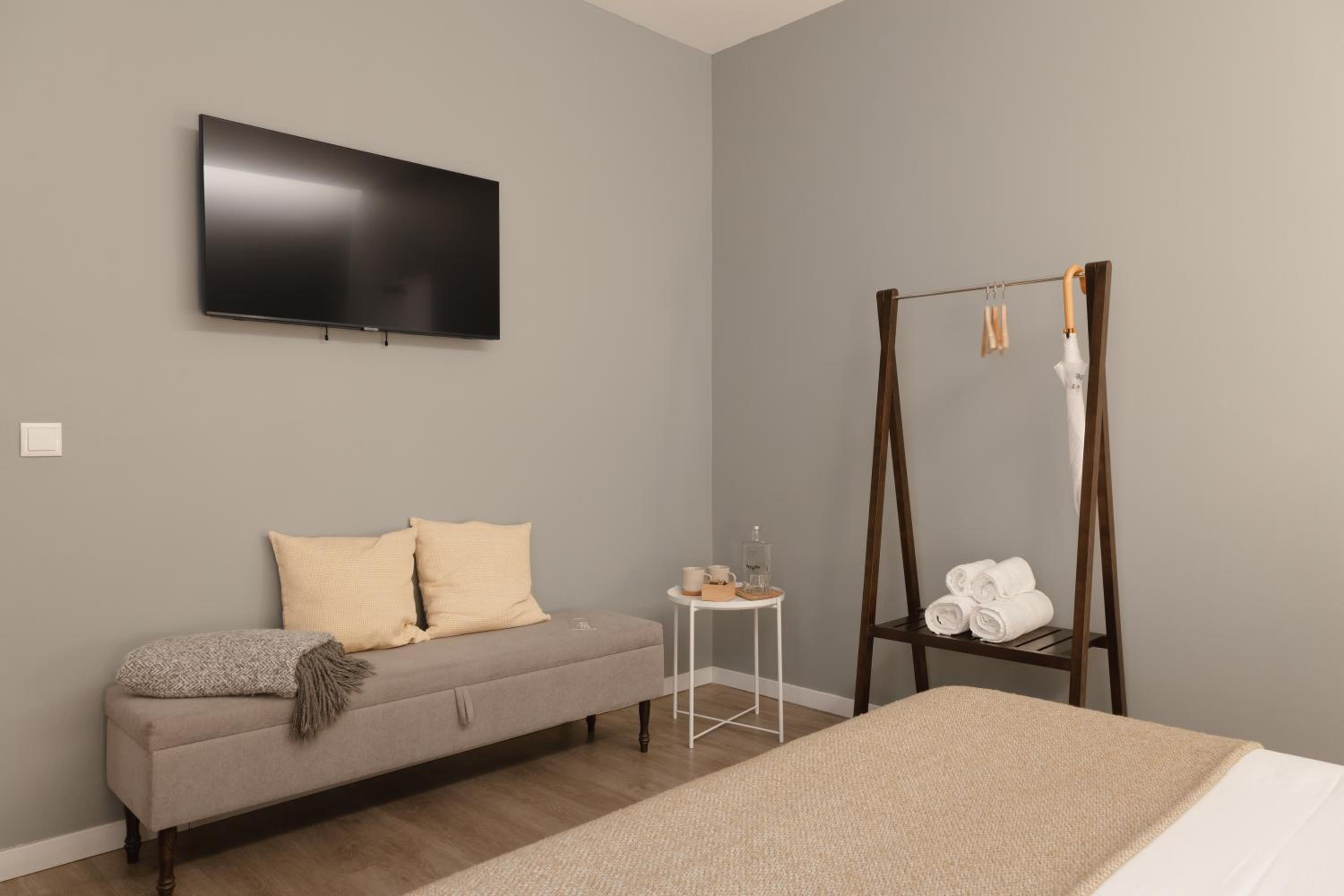 Standard Suite - Photo 6