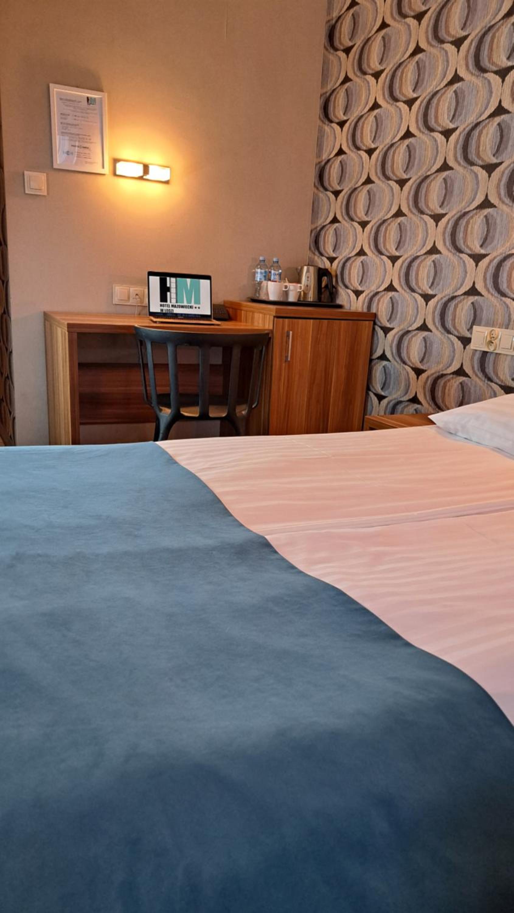 Standard King Room - Photo 5