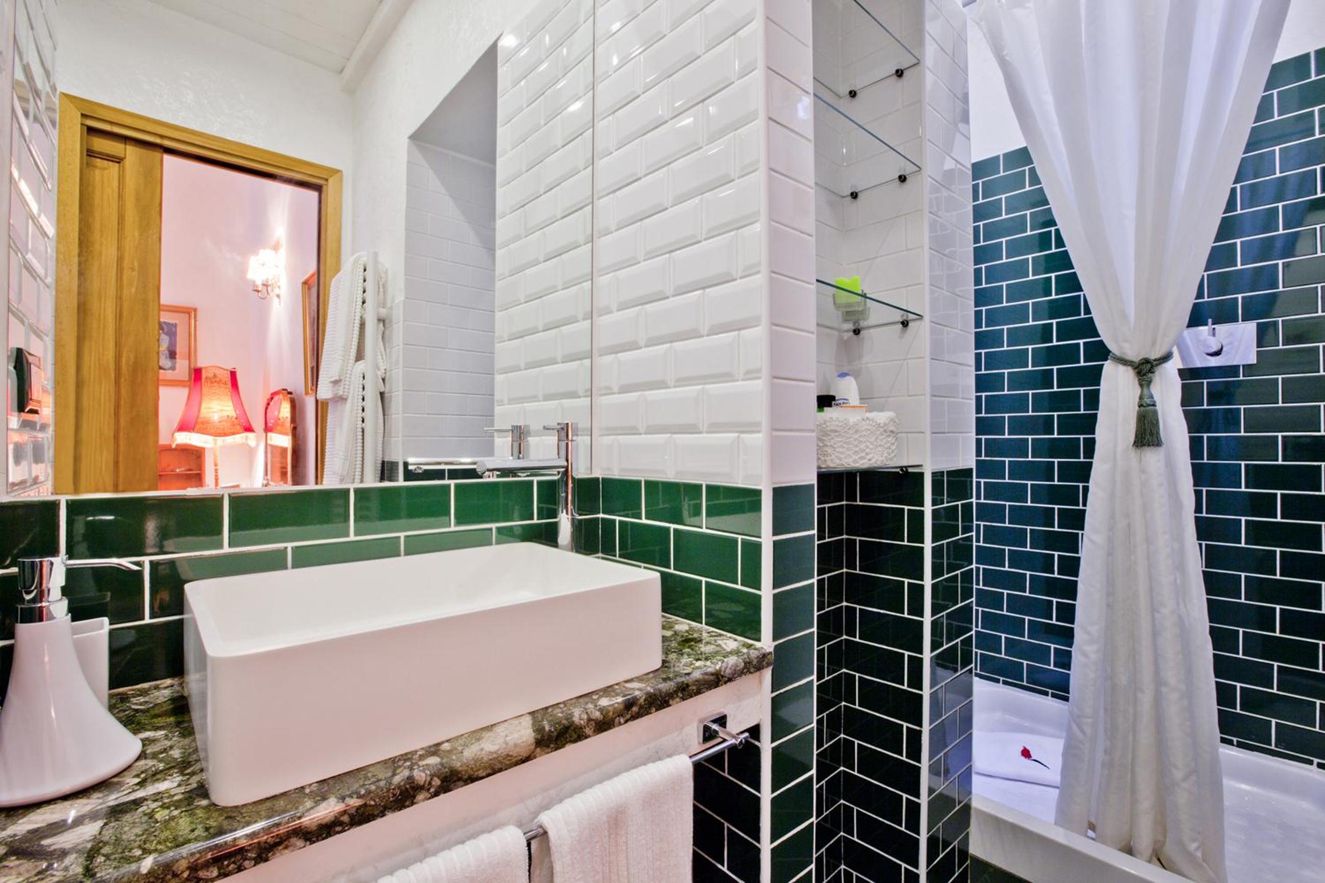Double Room - Photo 20