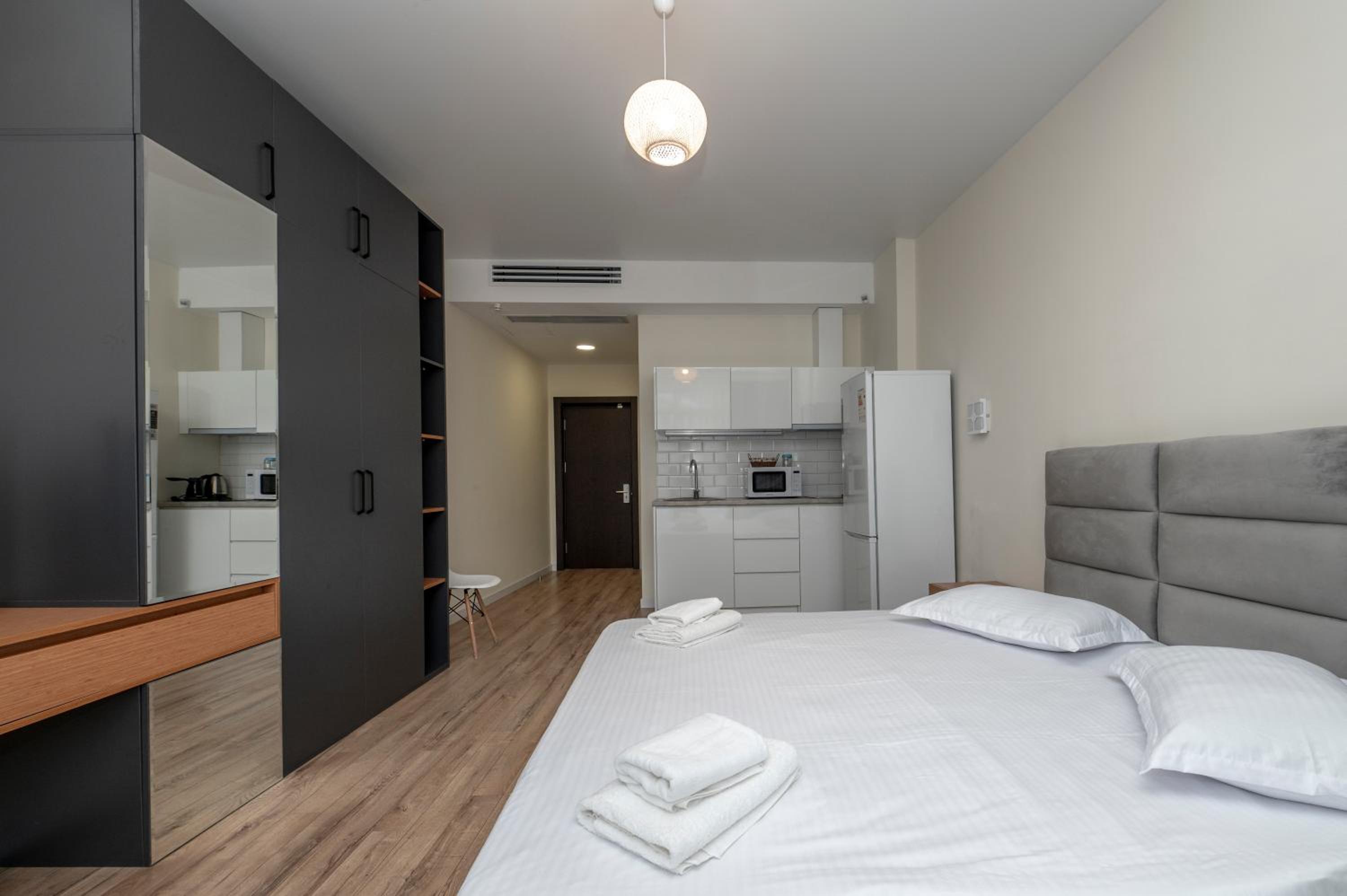 Double Room with Balcony - Photo 15