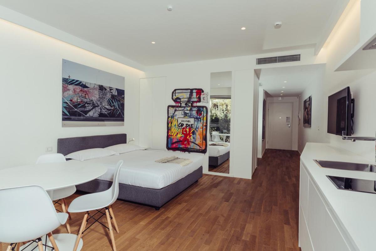 Suite with Garden View - Photo 4