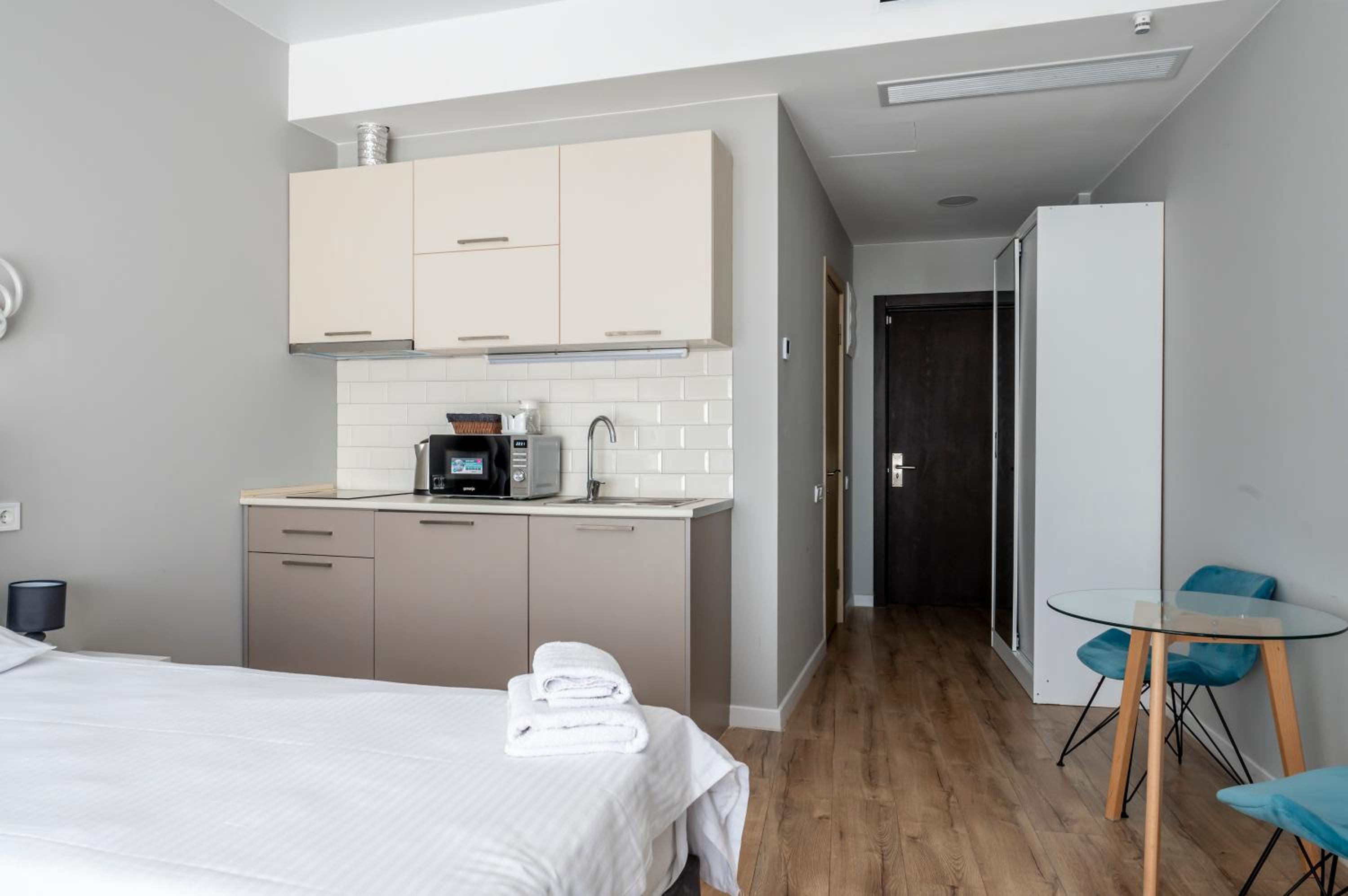 Double Room with Balcony - Photo 19