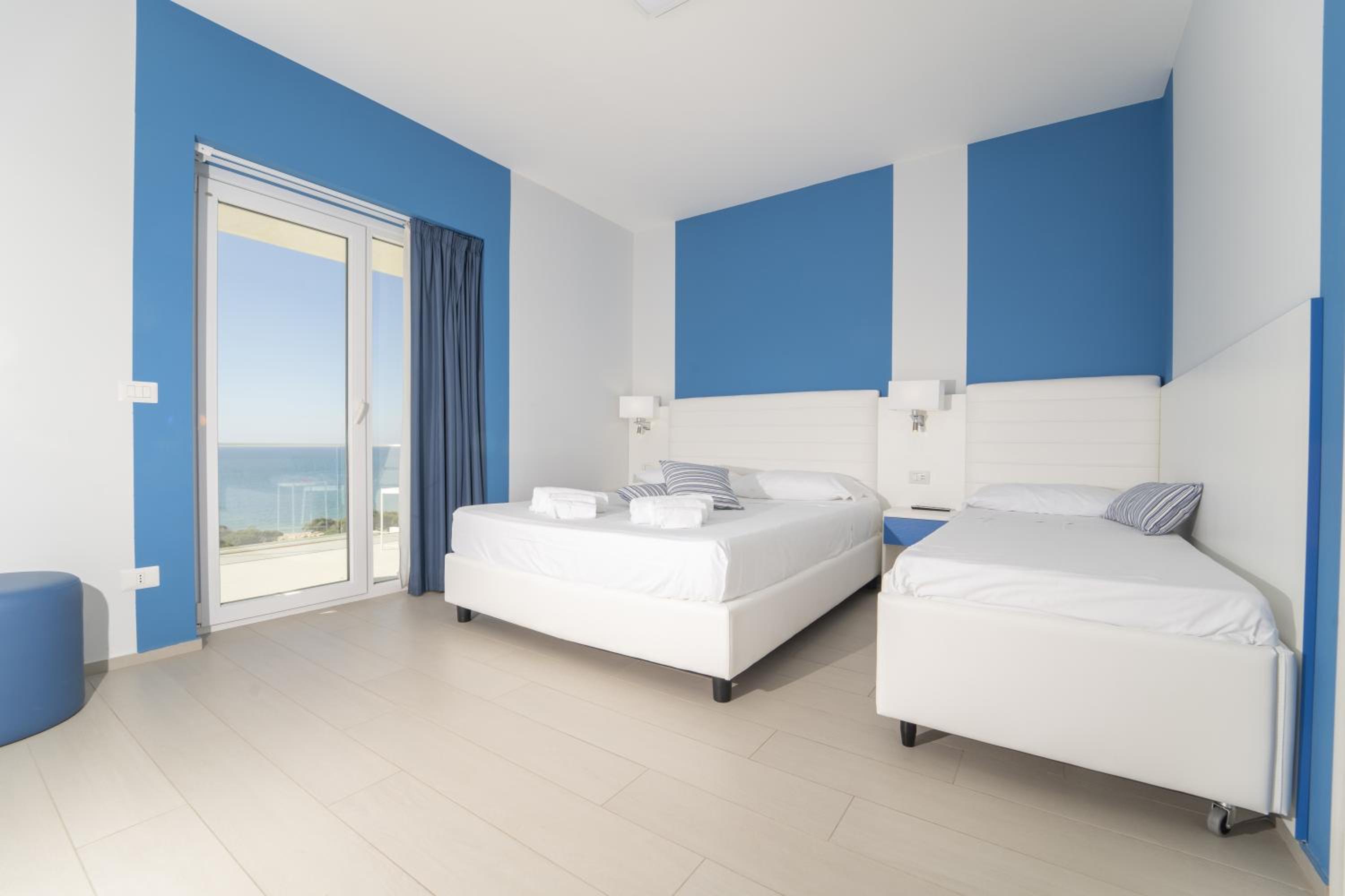 Deluxe Double Room with Sea View - Photo 20