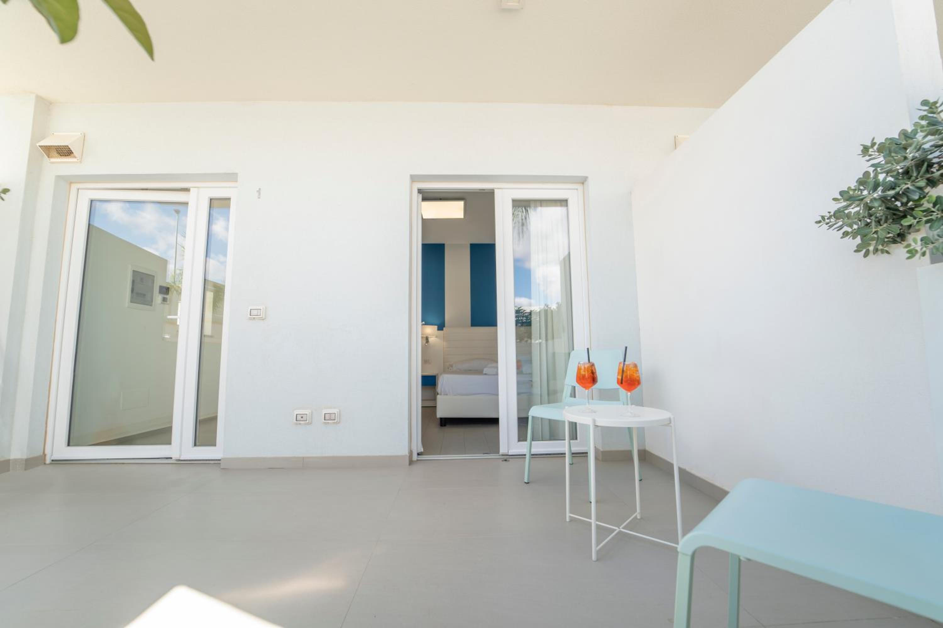 Double Room with Garden View - Photo 16