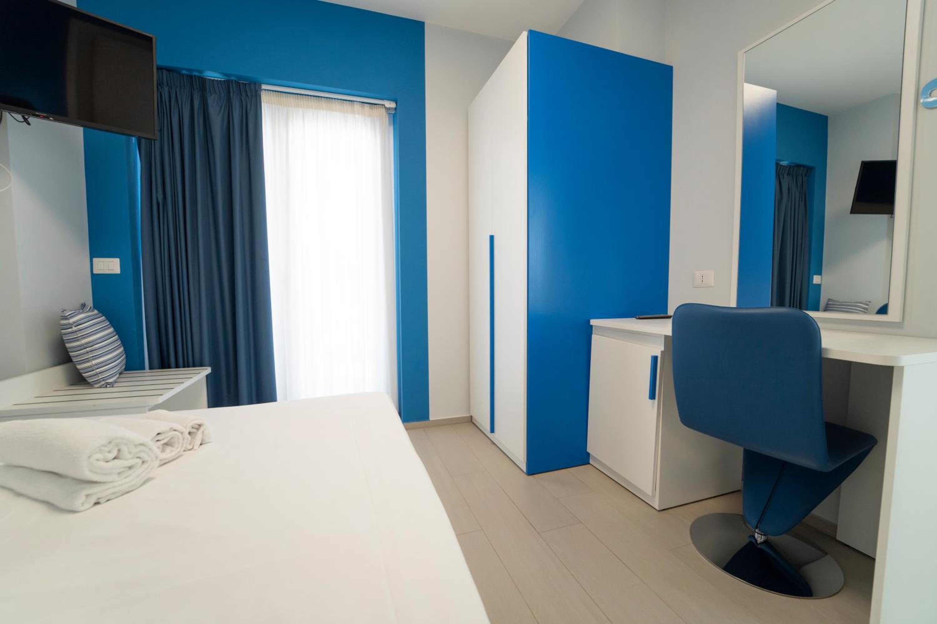 Double Room with Garden View - Photo 10