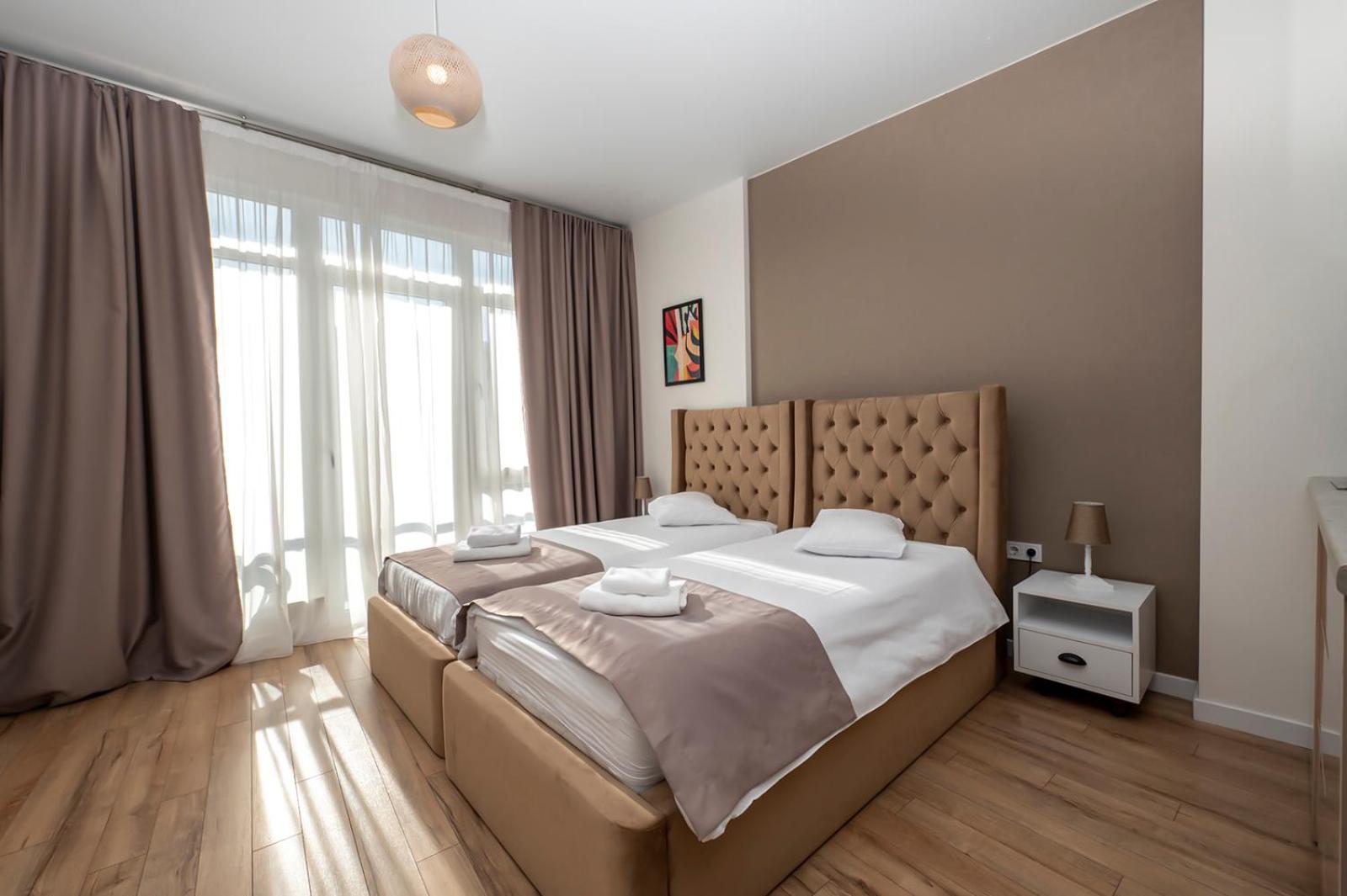 Standard Twin Room with Pool View - Photo 5