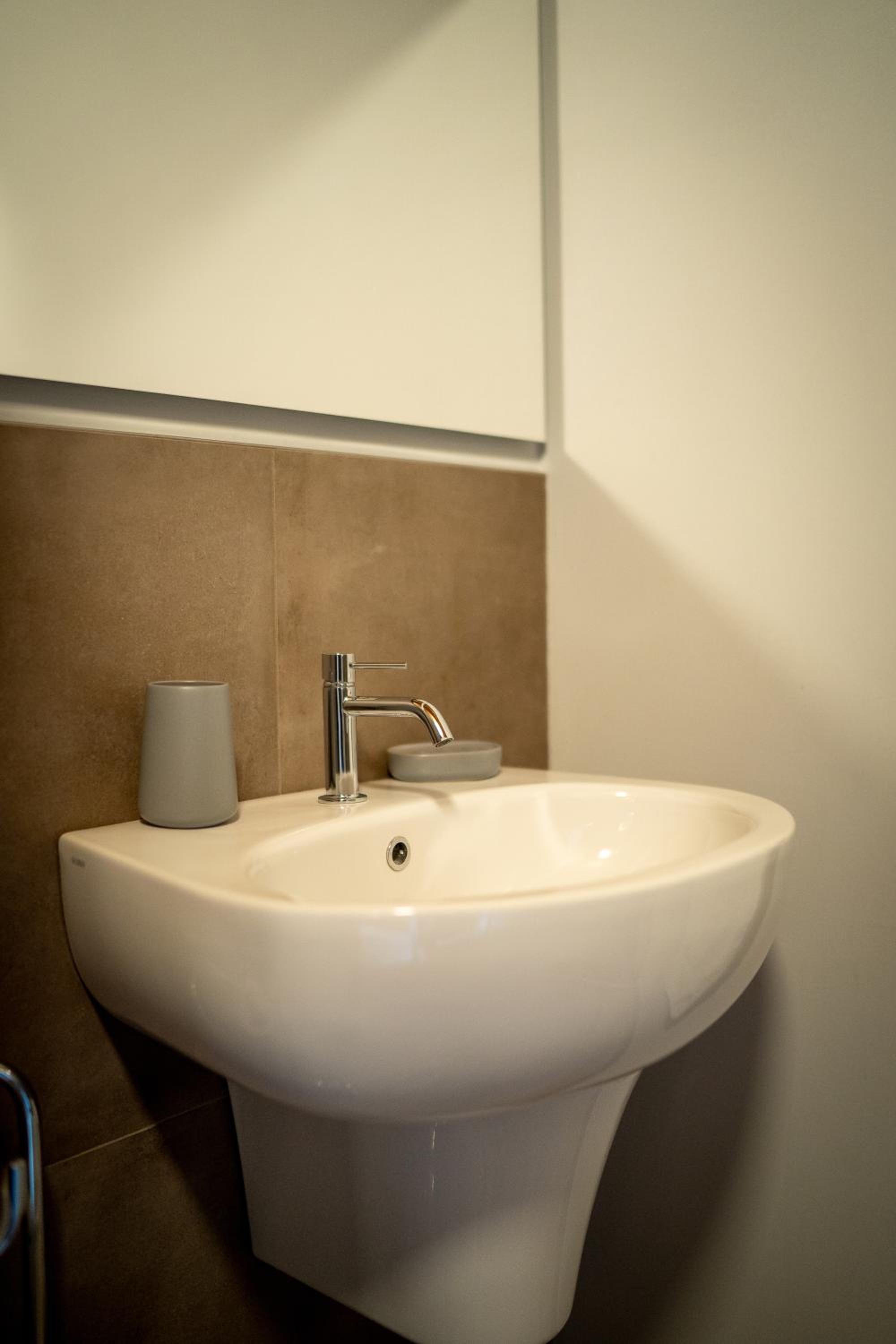 Double or Twin Room - Photo 5