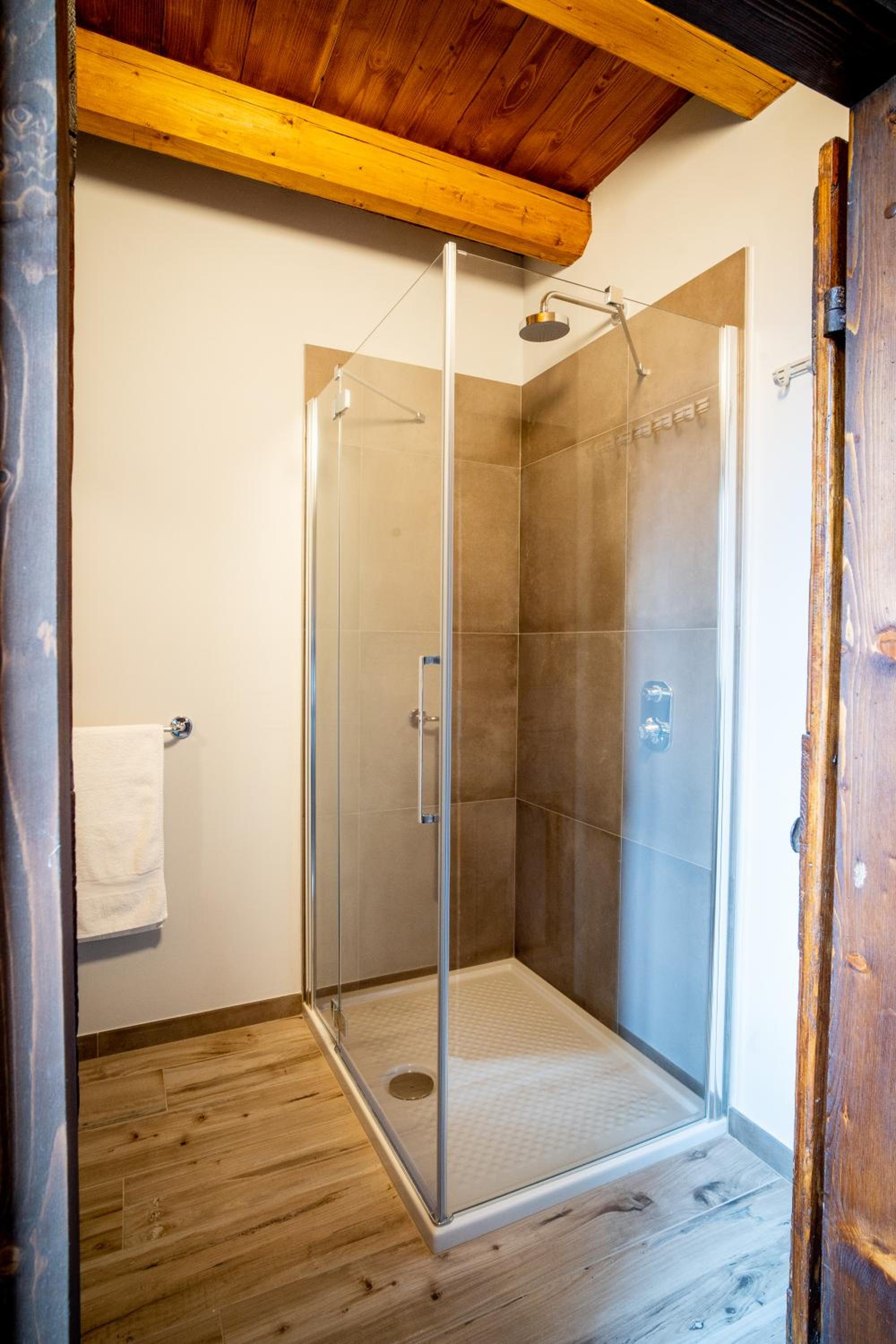 Double or Twin Room - Photo 8