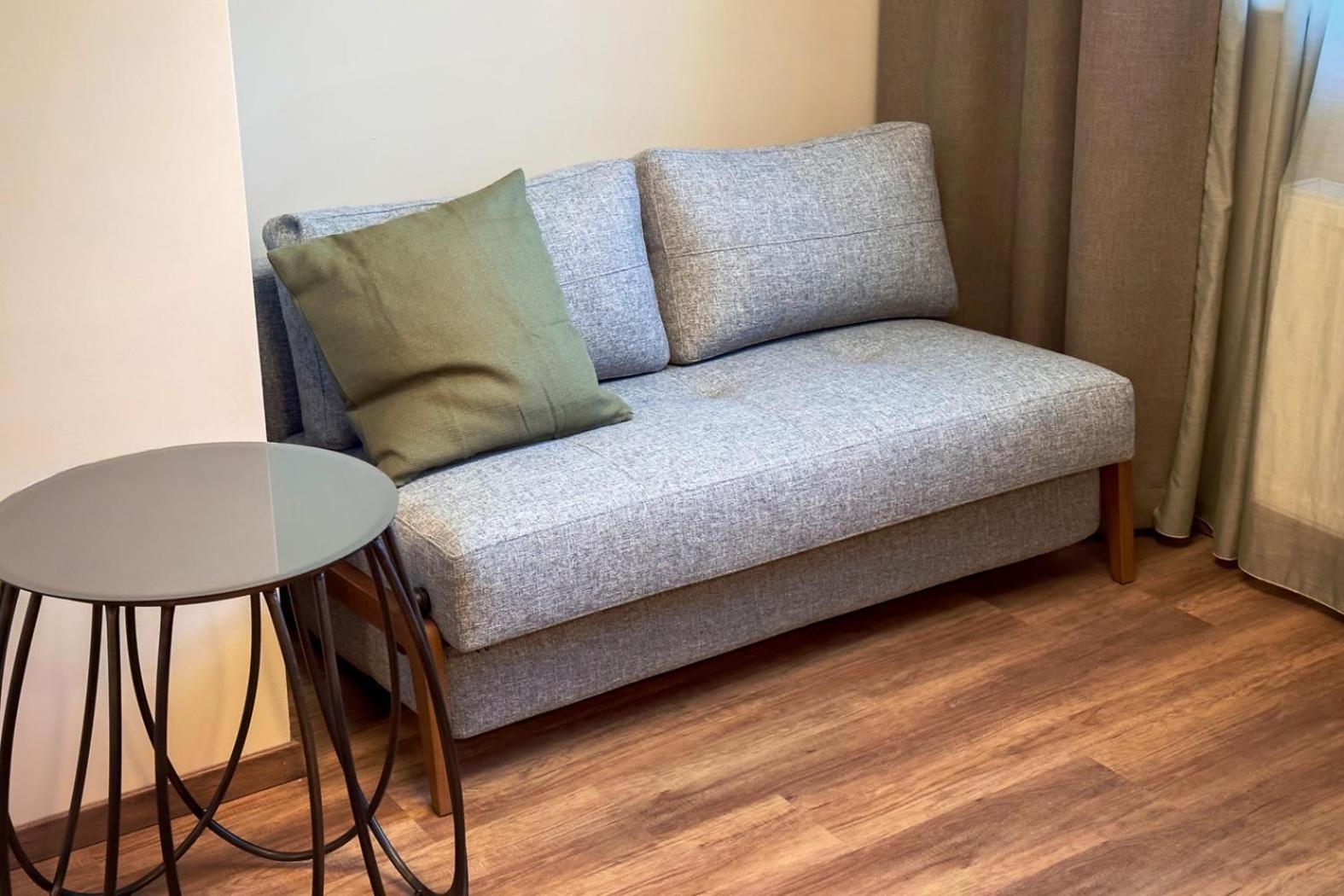 One-Bedroom Apartment photo 3