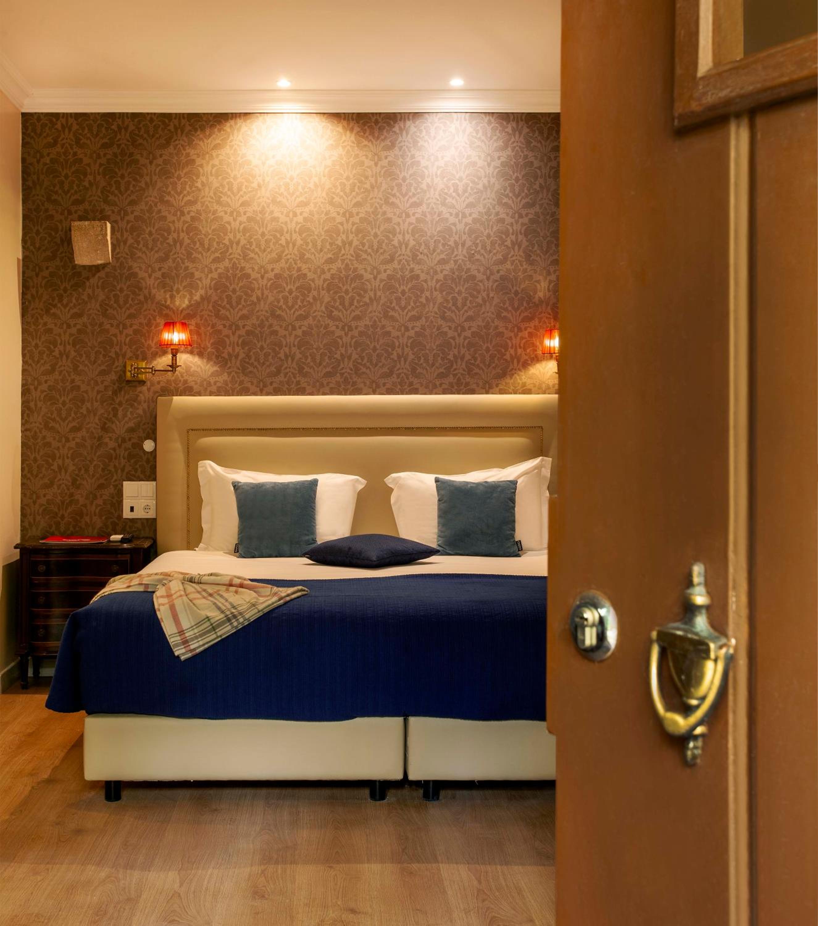 Suite - Photo 5