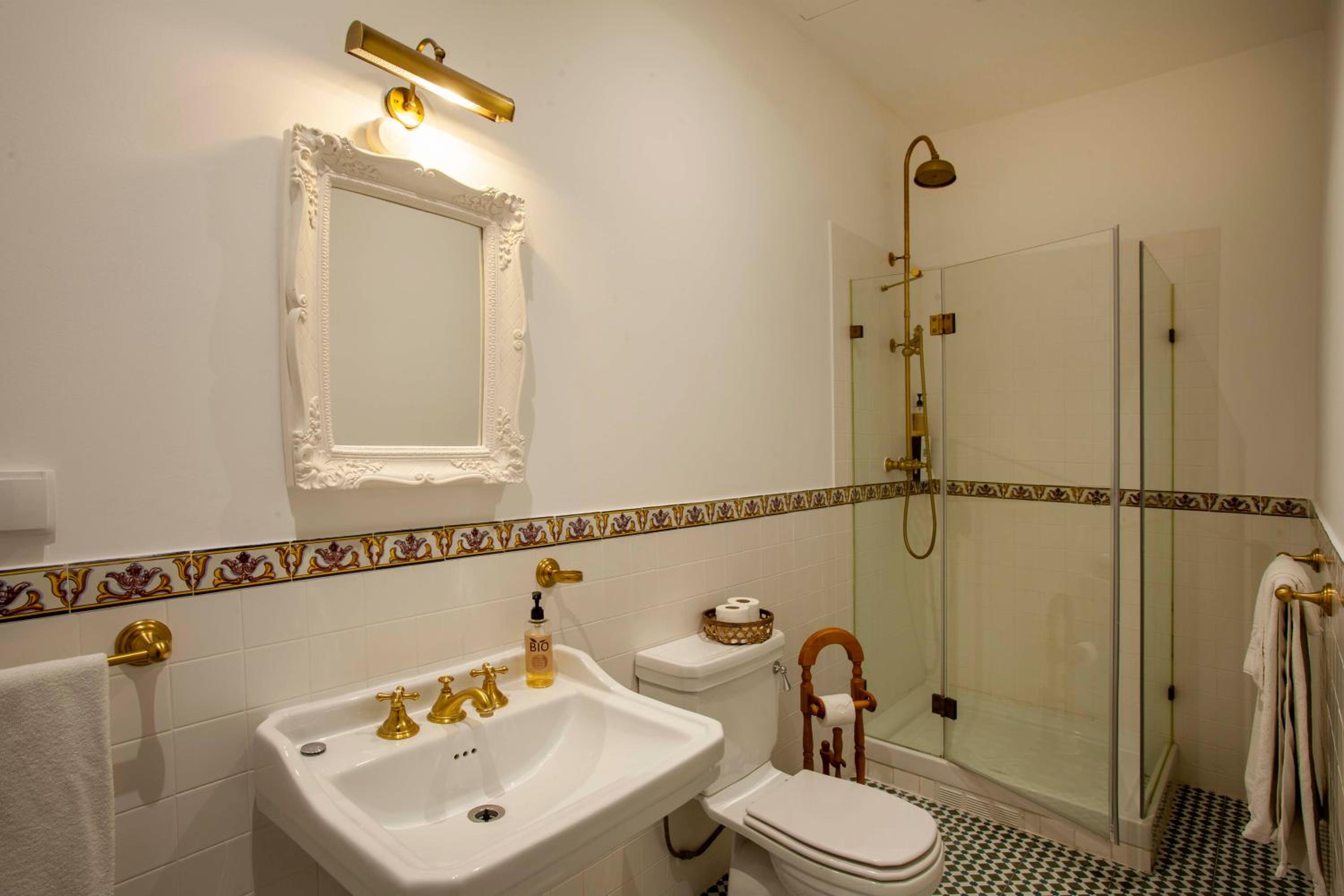 Deluxe Double or Twin Room - Photo 2