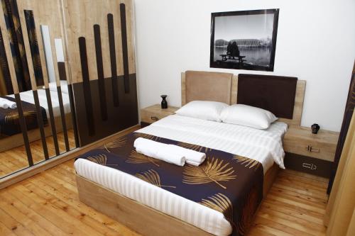Deluxe One-Bedroom with Terrace photo 1