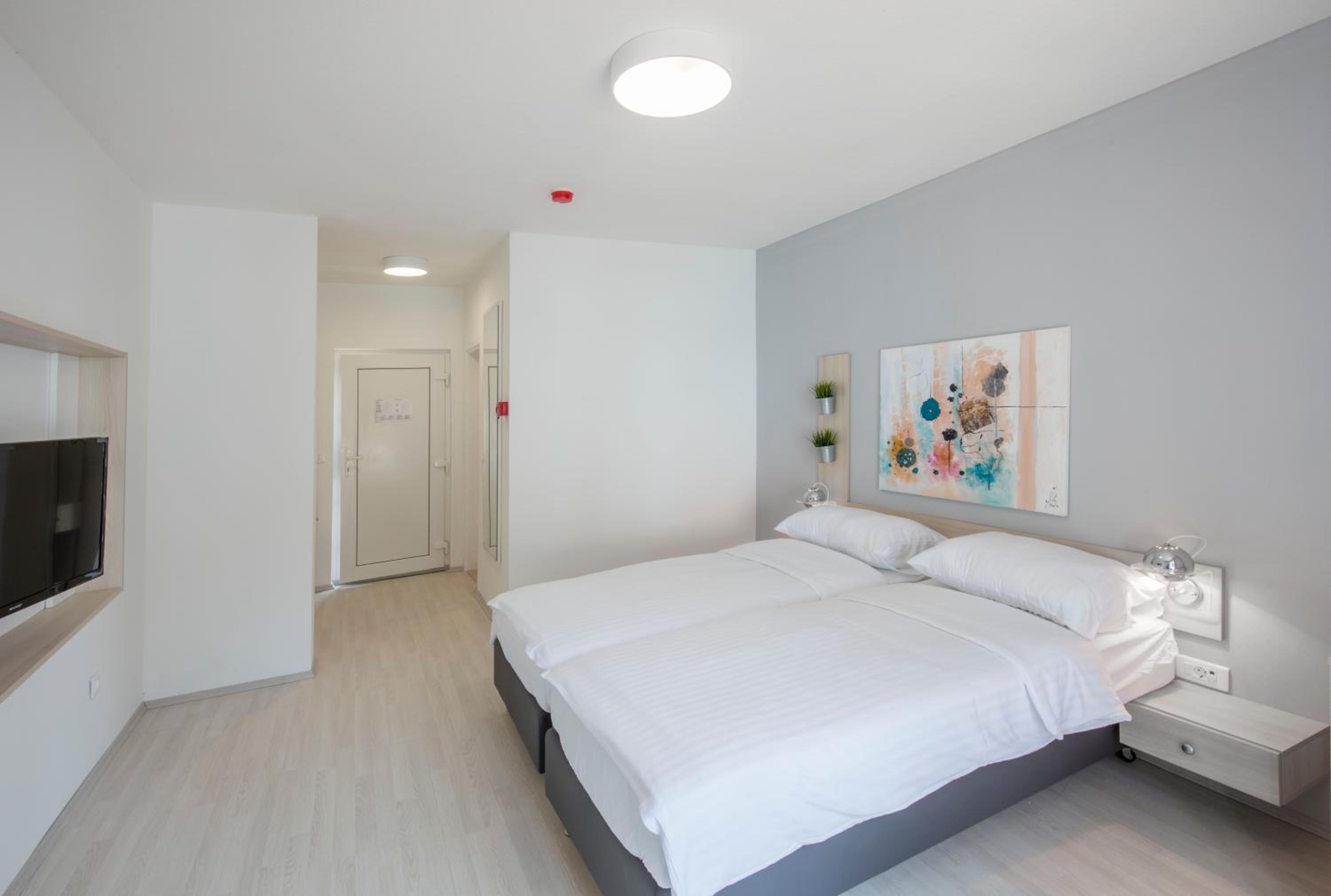 Superior Double Room with Balcony  - Photo 2