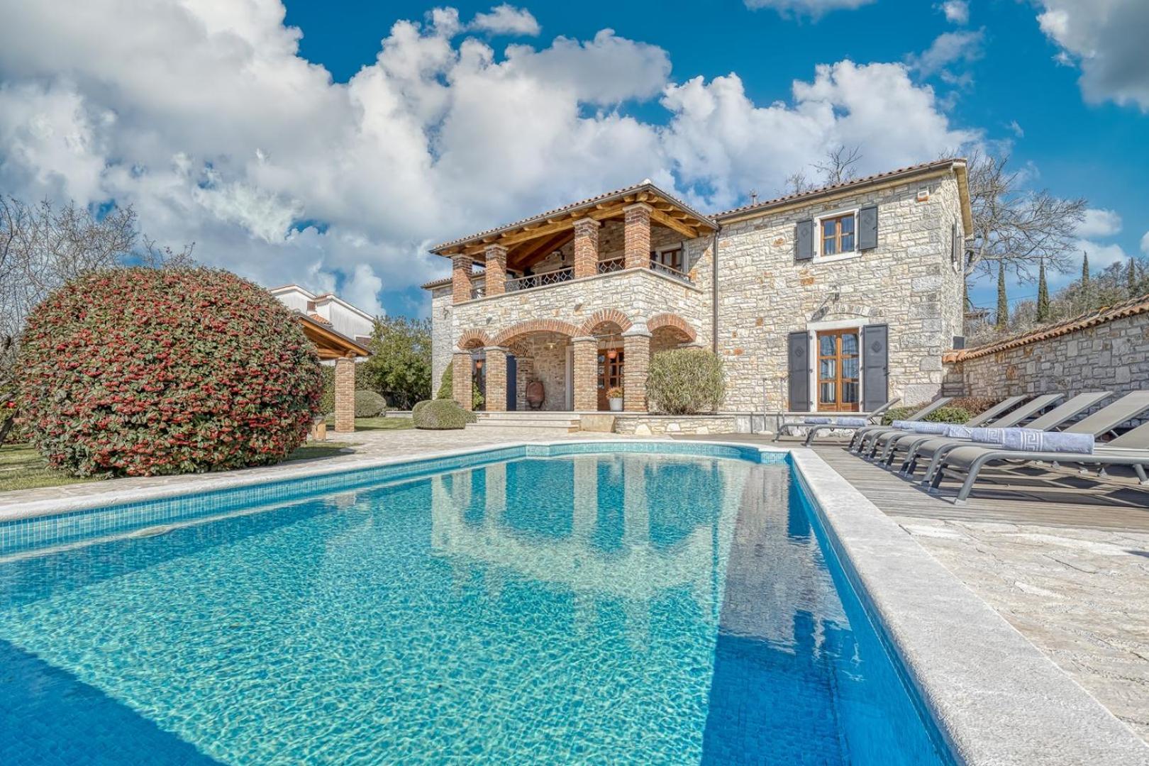Villa with Private Pool photo 3