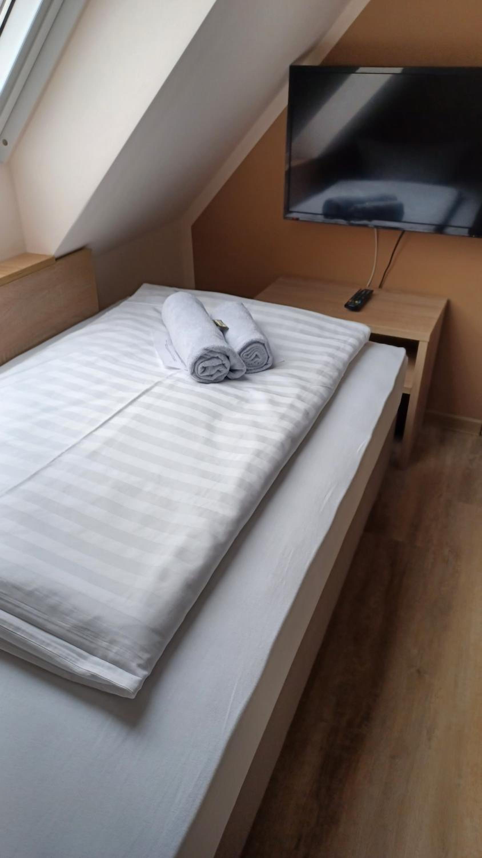 Deluxe Single Room