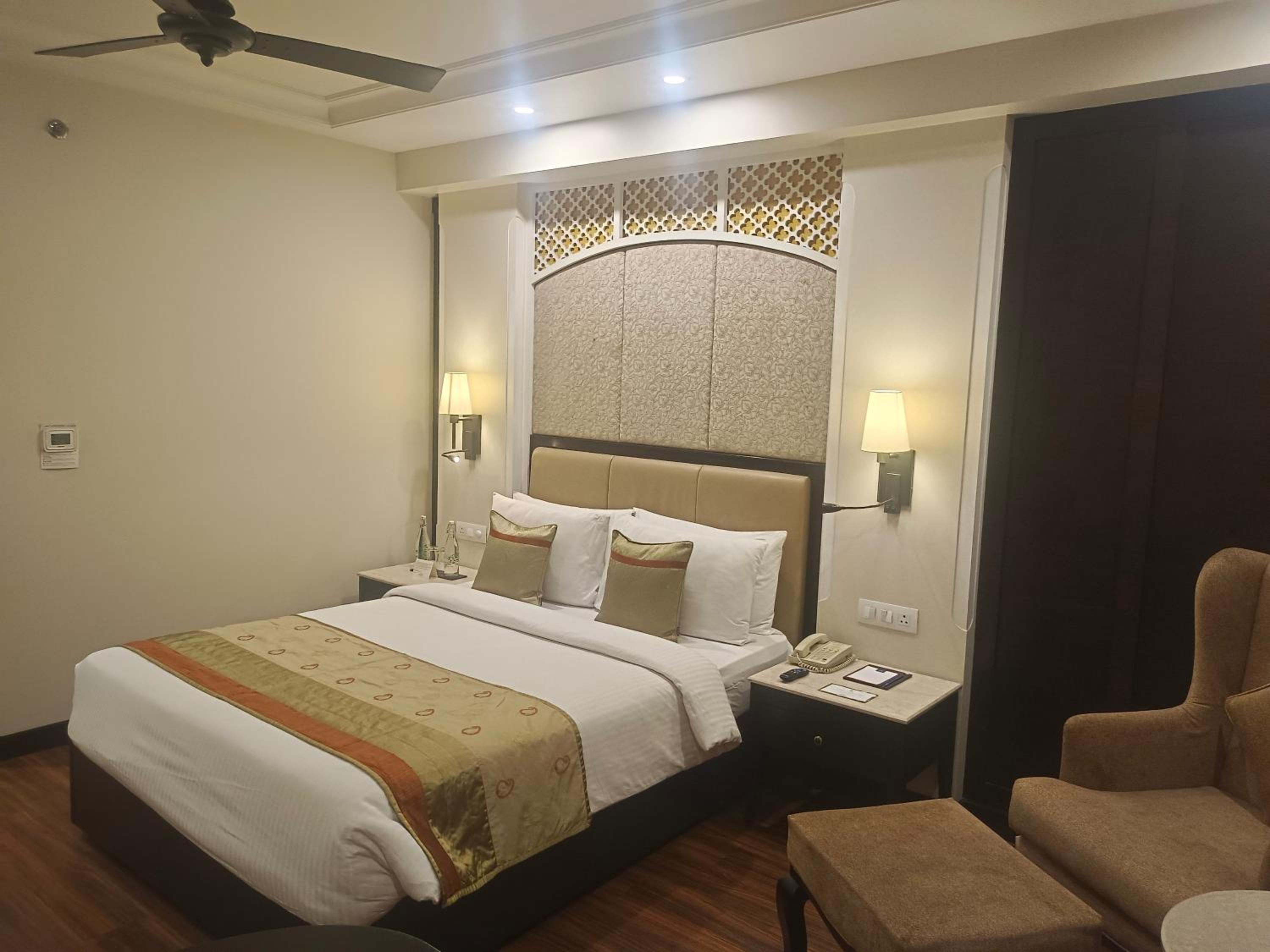 Superior Rooms 1 Queen Bed - Photo 5