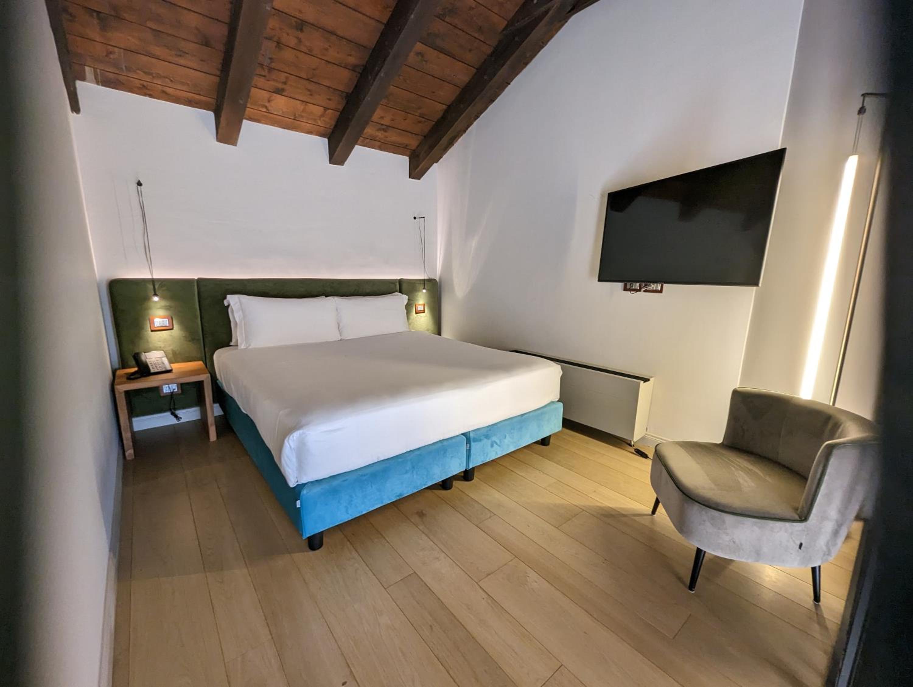 Superior King Room photo 1