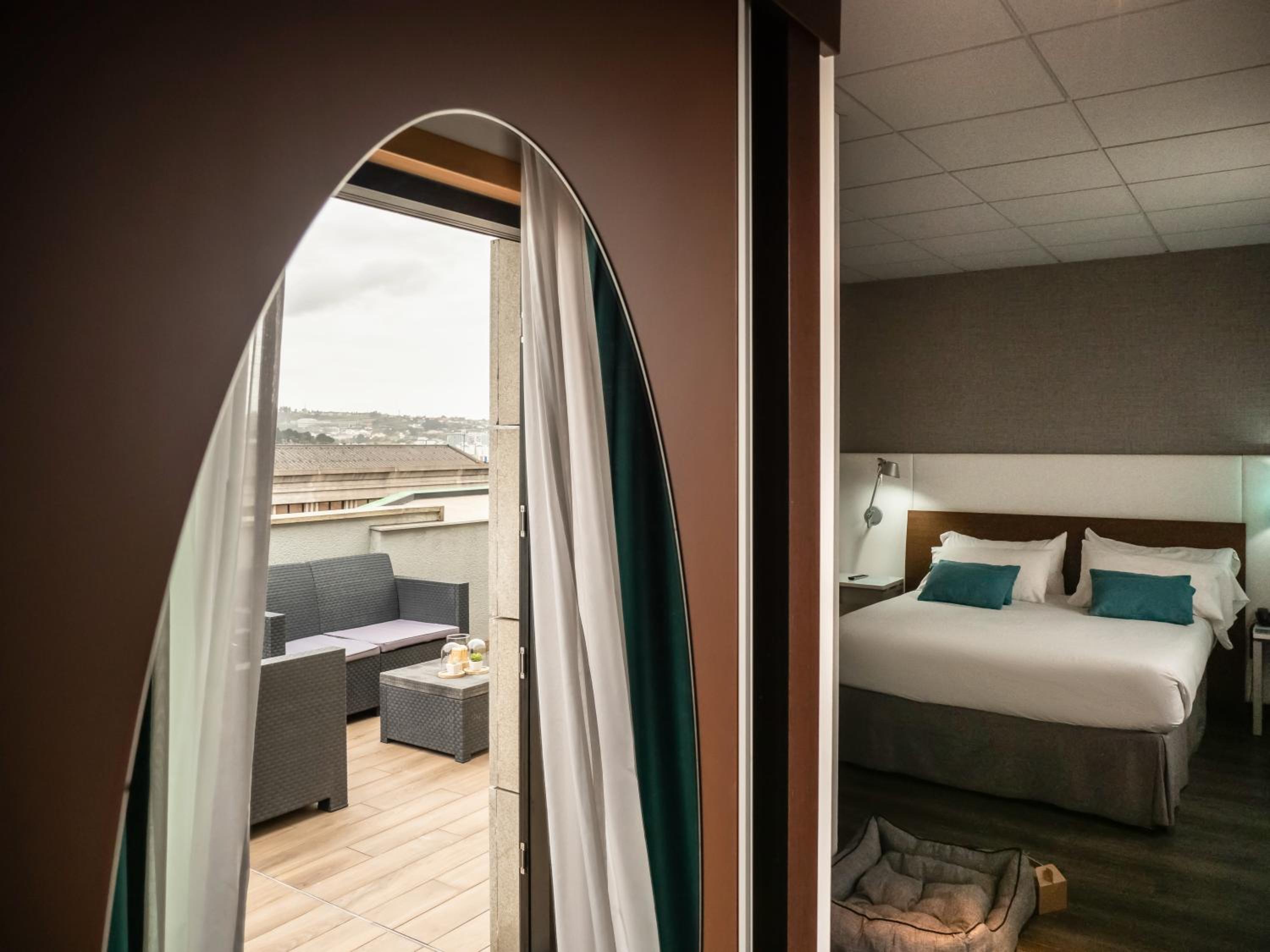 Superior Double Room with Balcony - Photo 1