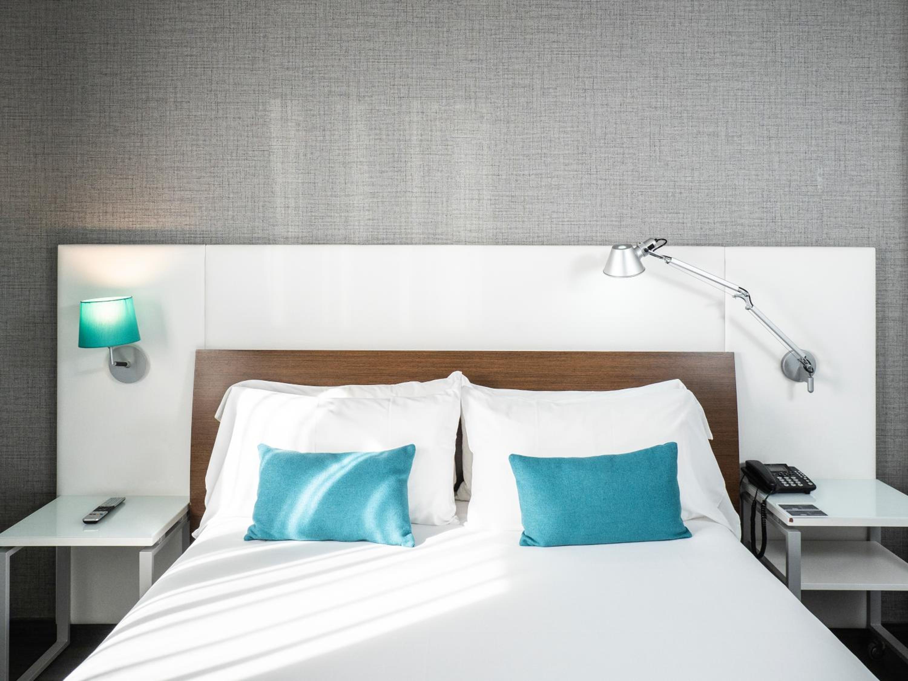Standard Double Room - Photo 8