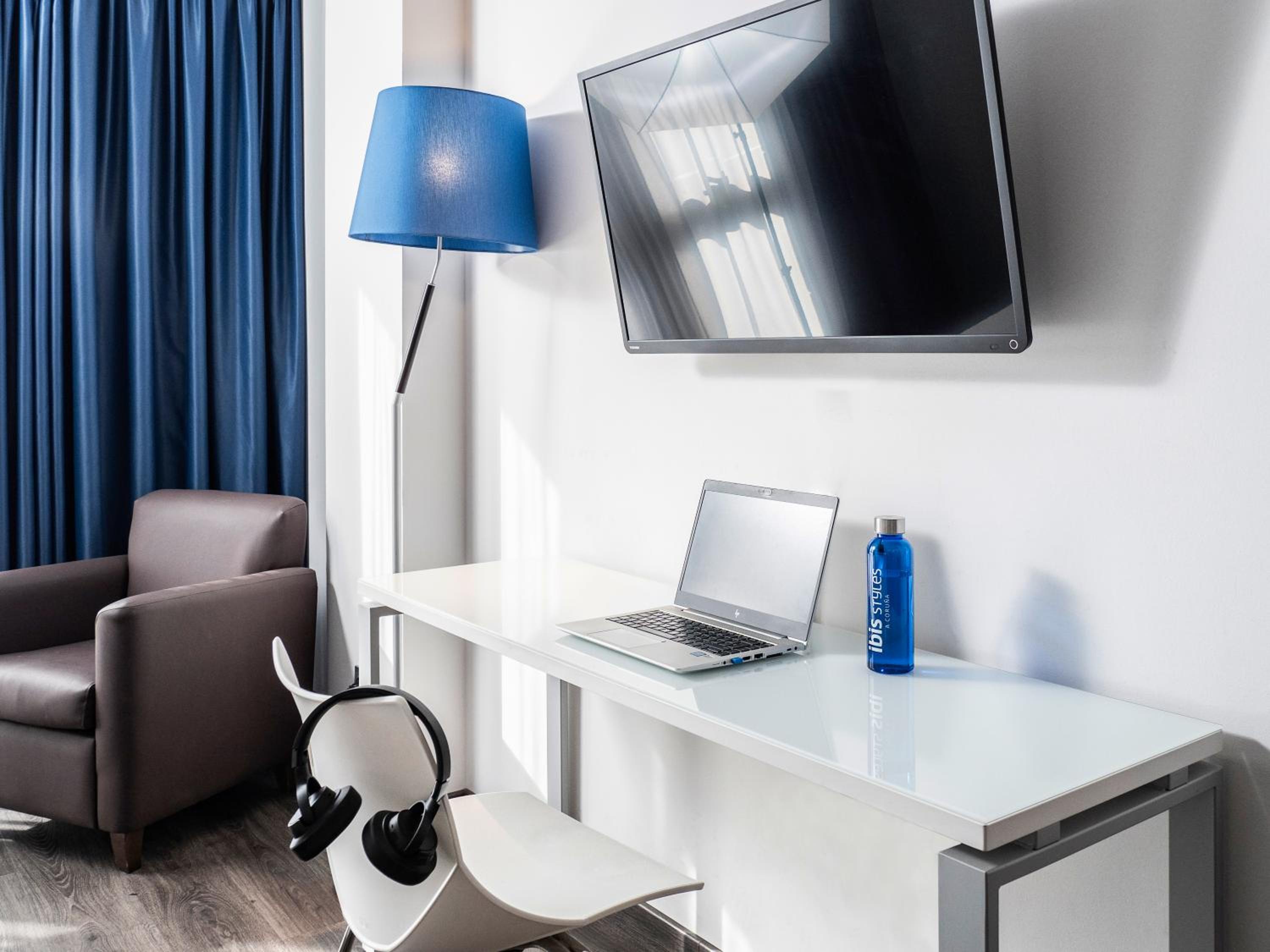 Superior Double Room with Balcony - Photo 6
