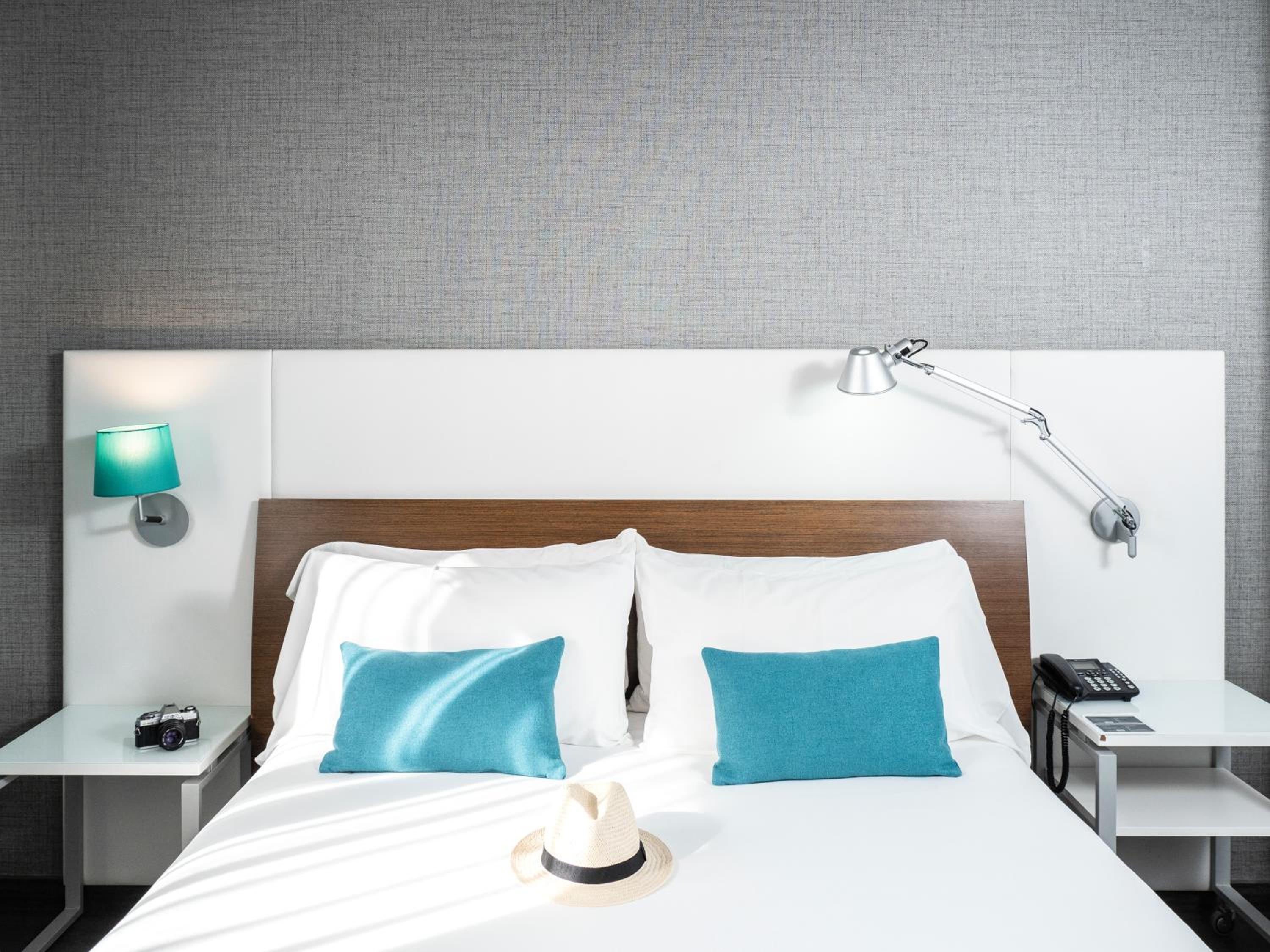 Superior Double Room with Balcony - Photo 4