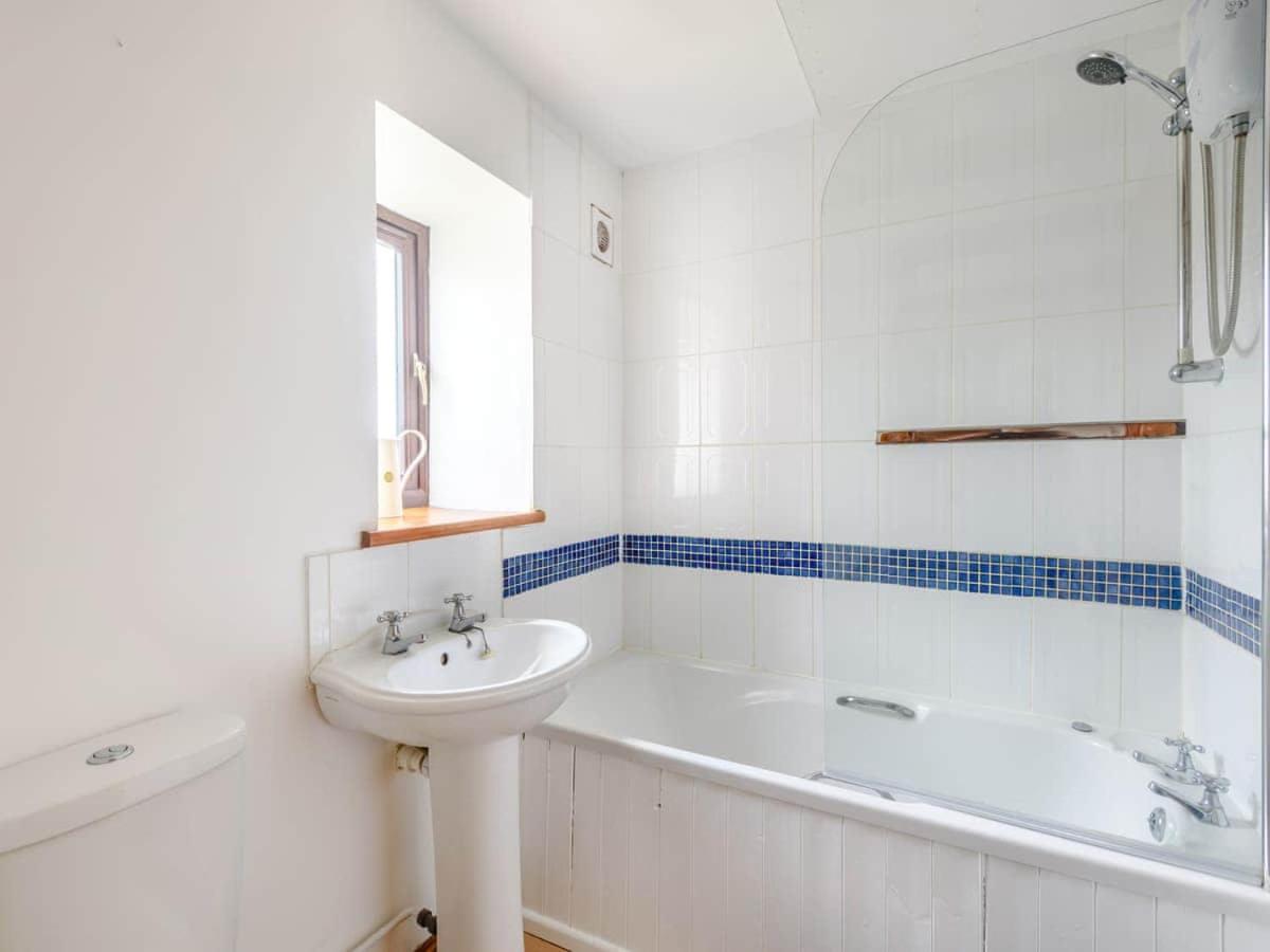 Three-Bedroom House photo 2