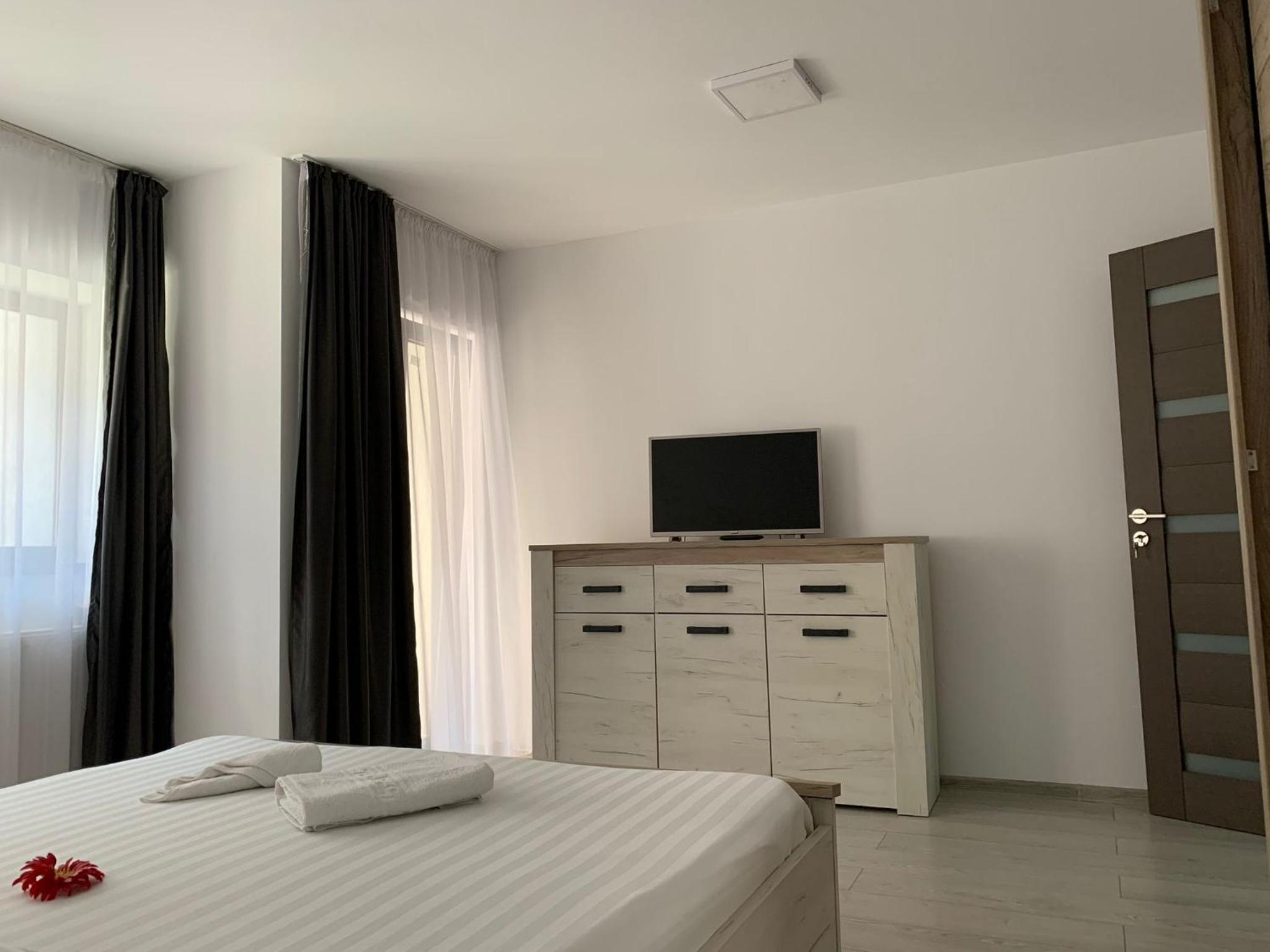 Apartment - Ground Floor - Photo 4