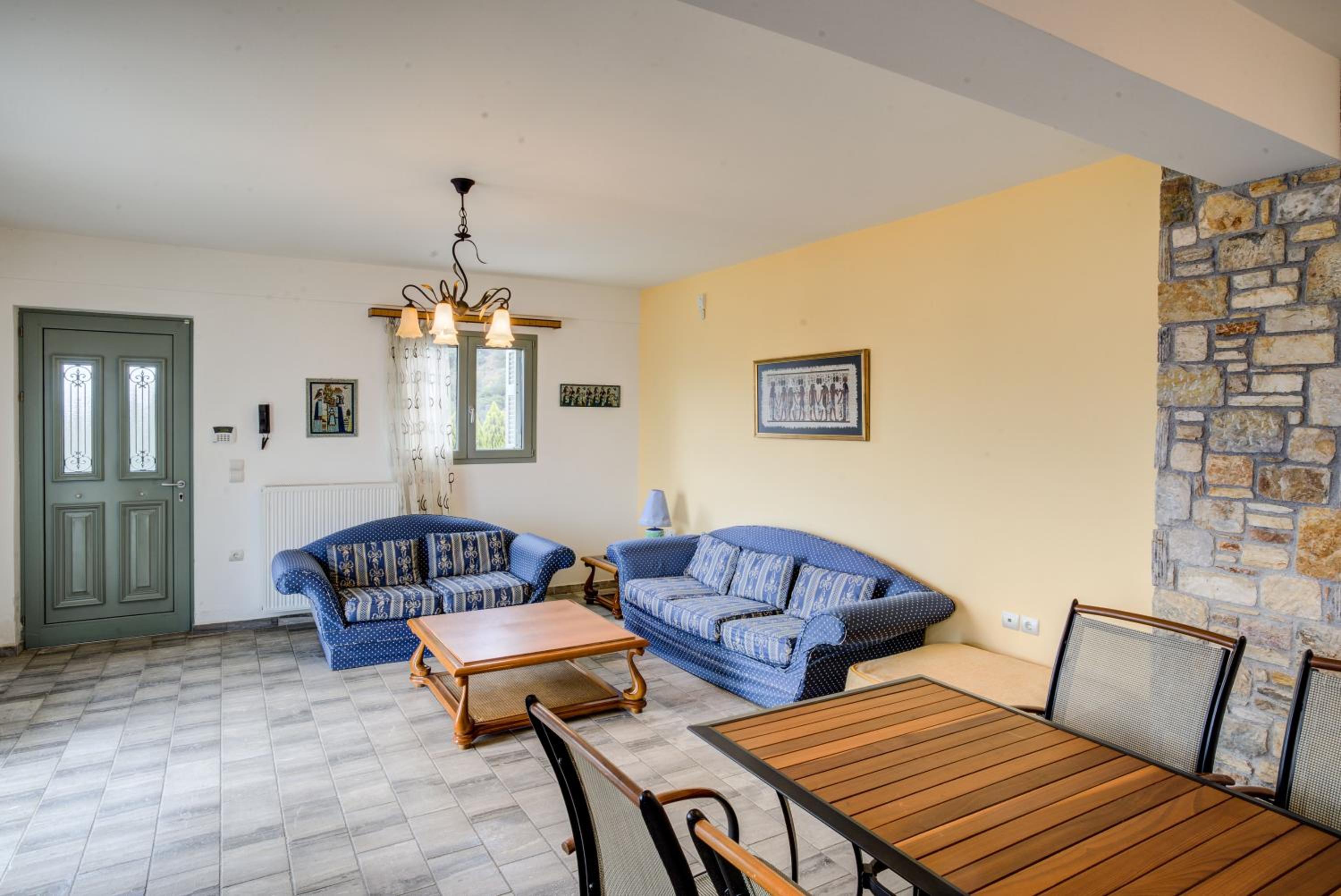 One-Bedroom House photo 1