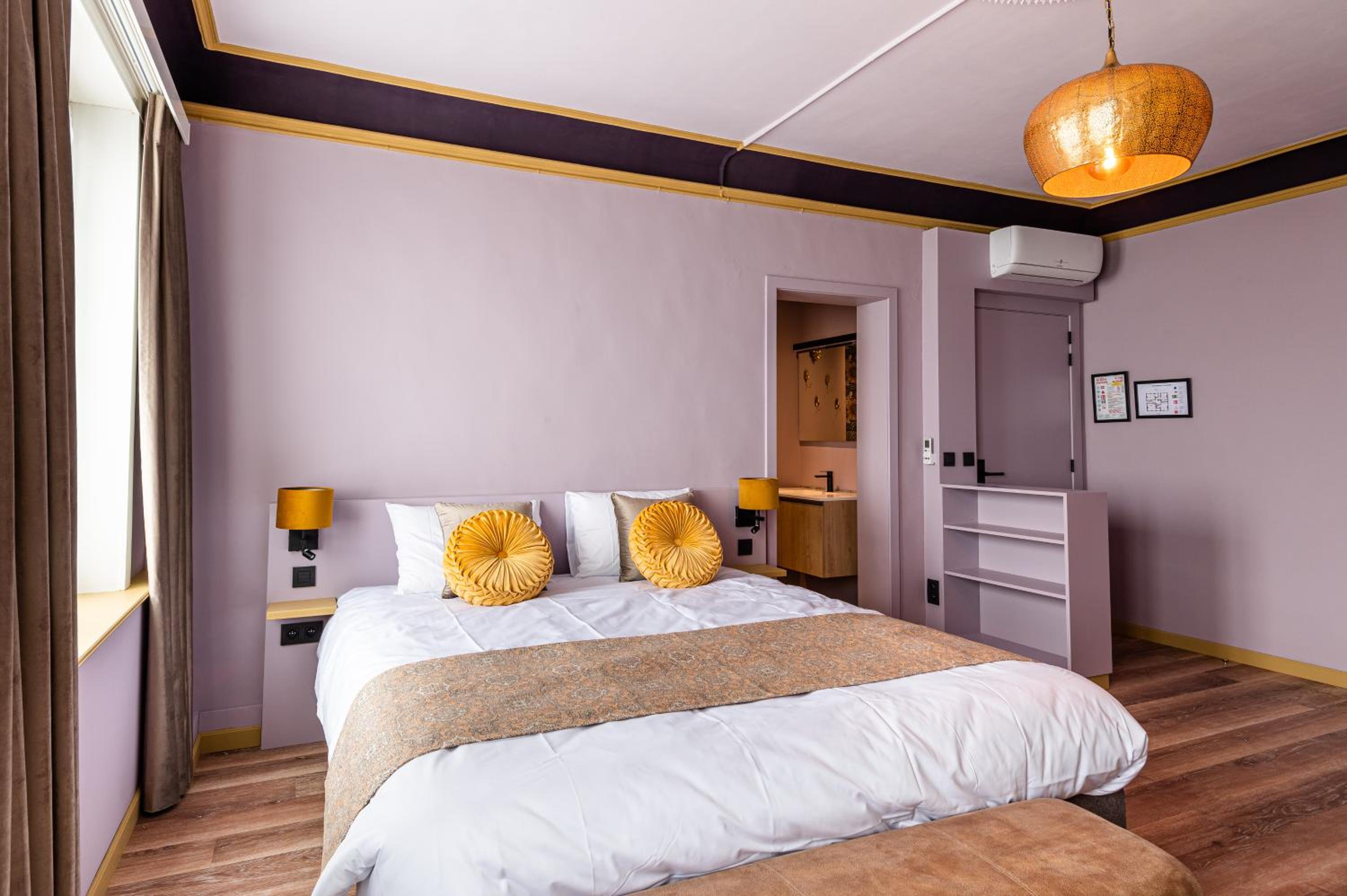 Deluxe King Room photo 1