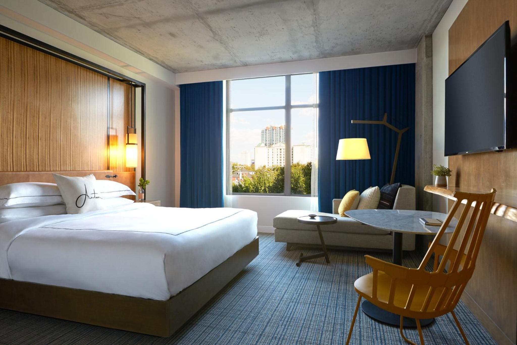 One-Bedroom King Suite - Non-Smoking