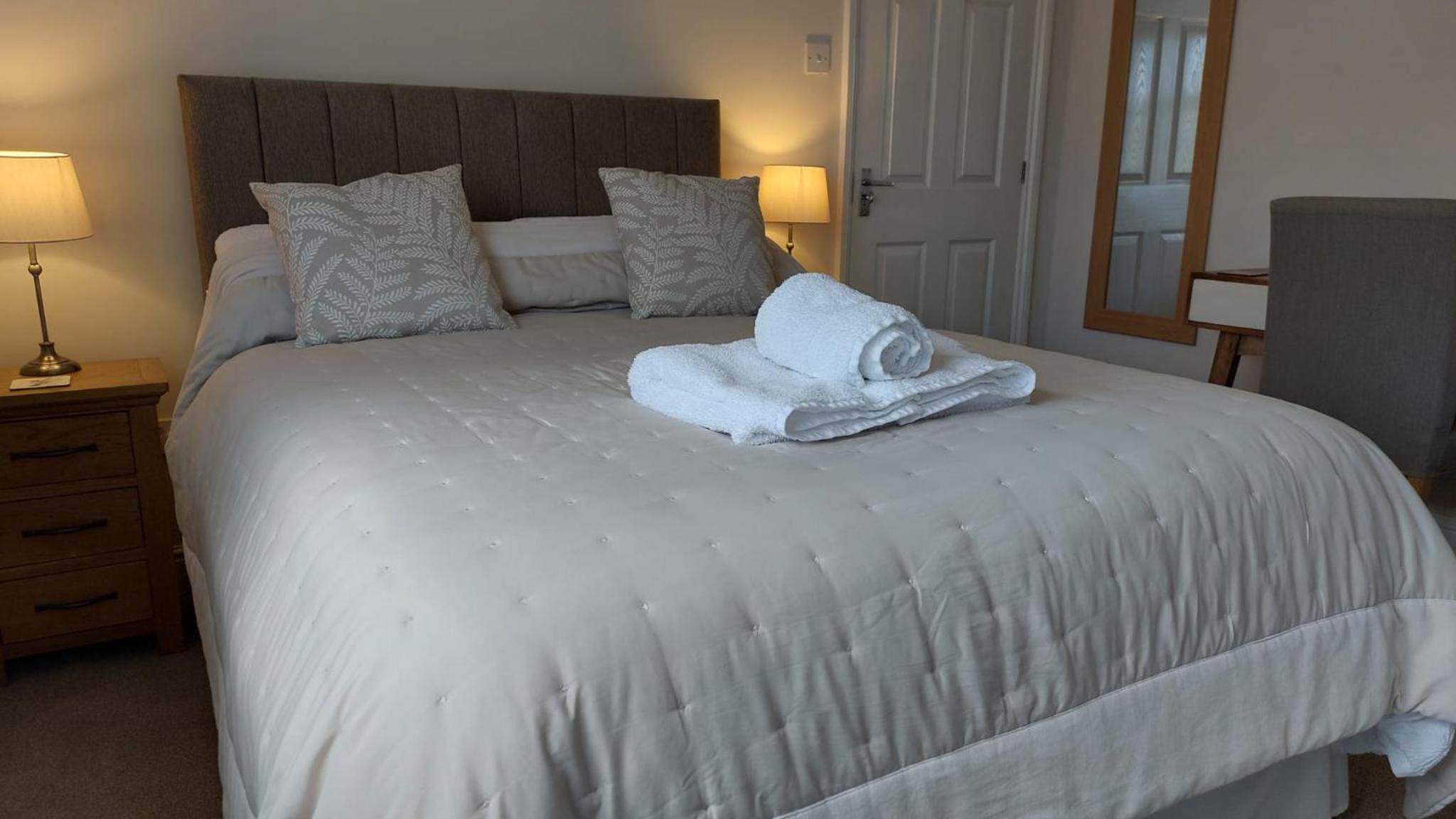 Double Room with Private Bathroom - Photo 3